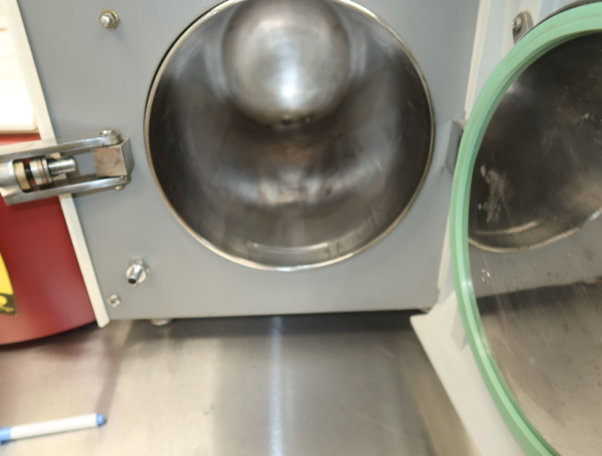 TUTTNAUER 2340E AUTOCLAVE - Image 2 of 3