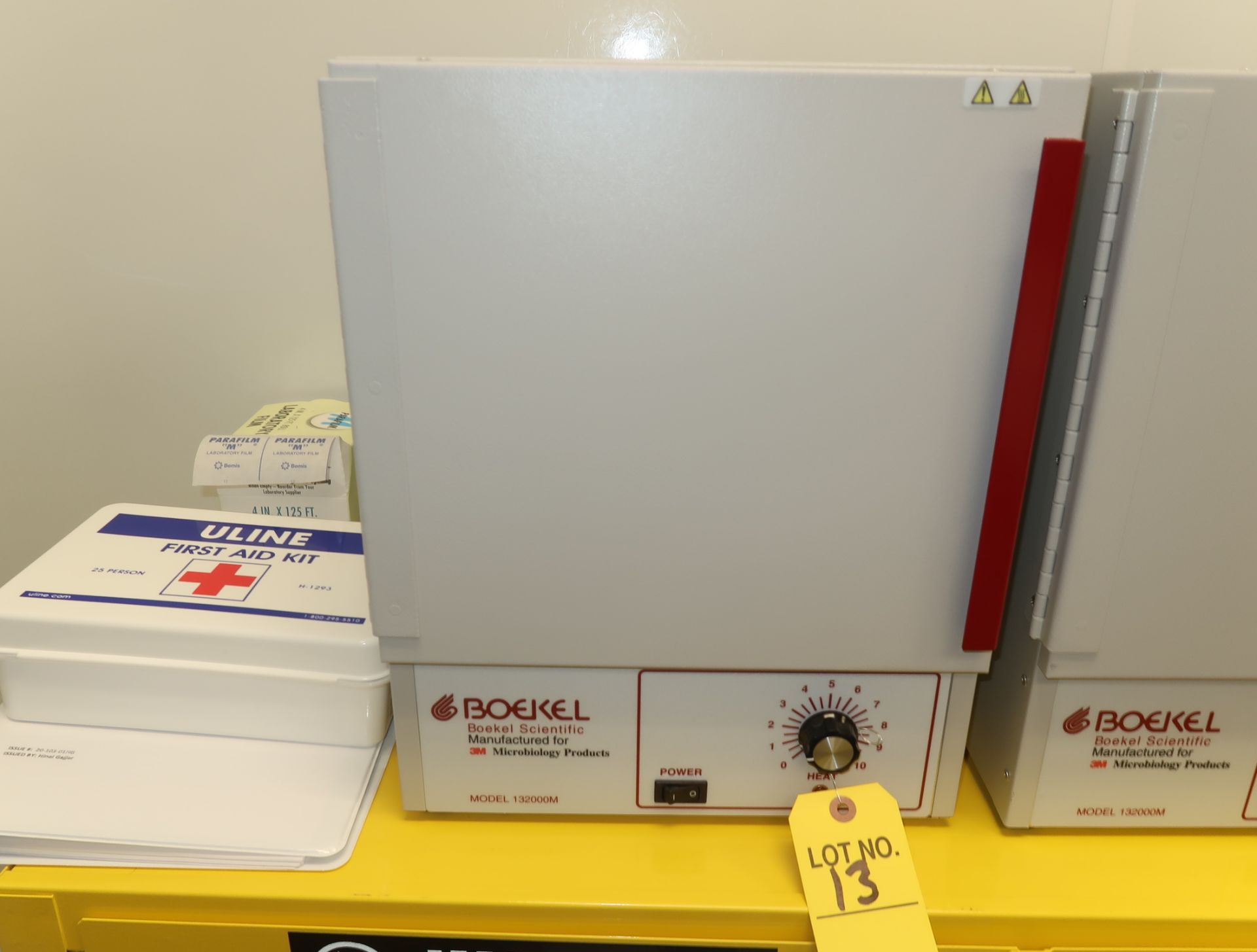 BOEKEL SCIENTIFIC MODEL 132000M SMALL ANALOG BENCHTOP INCUBATOR