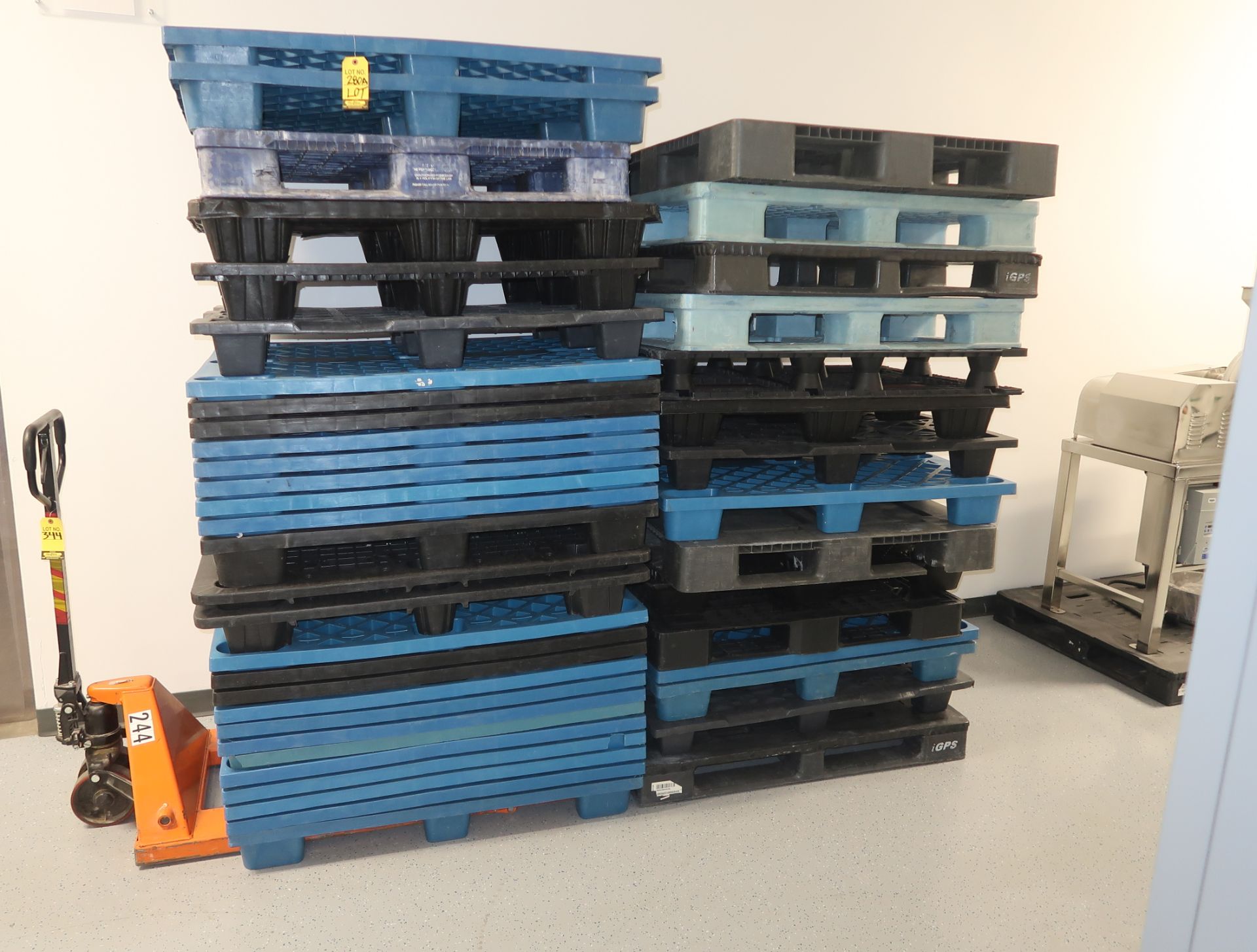 LOT (45) PLASTIC PALLETS