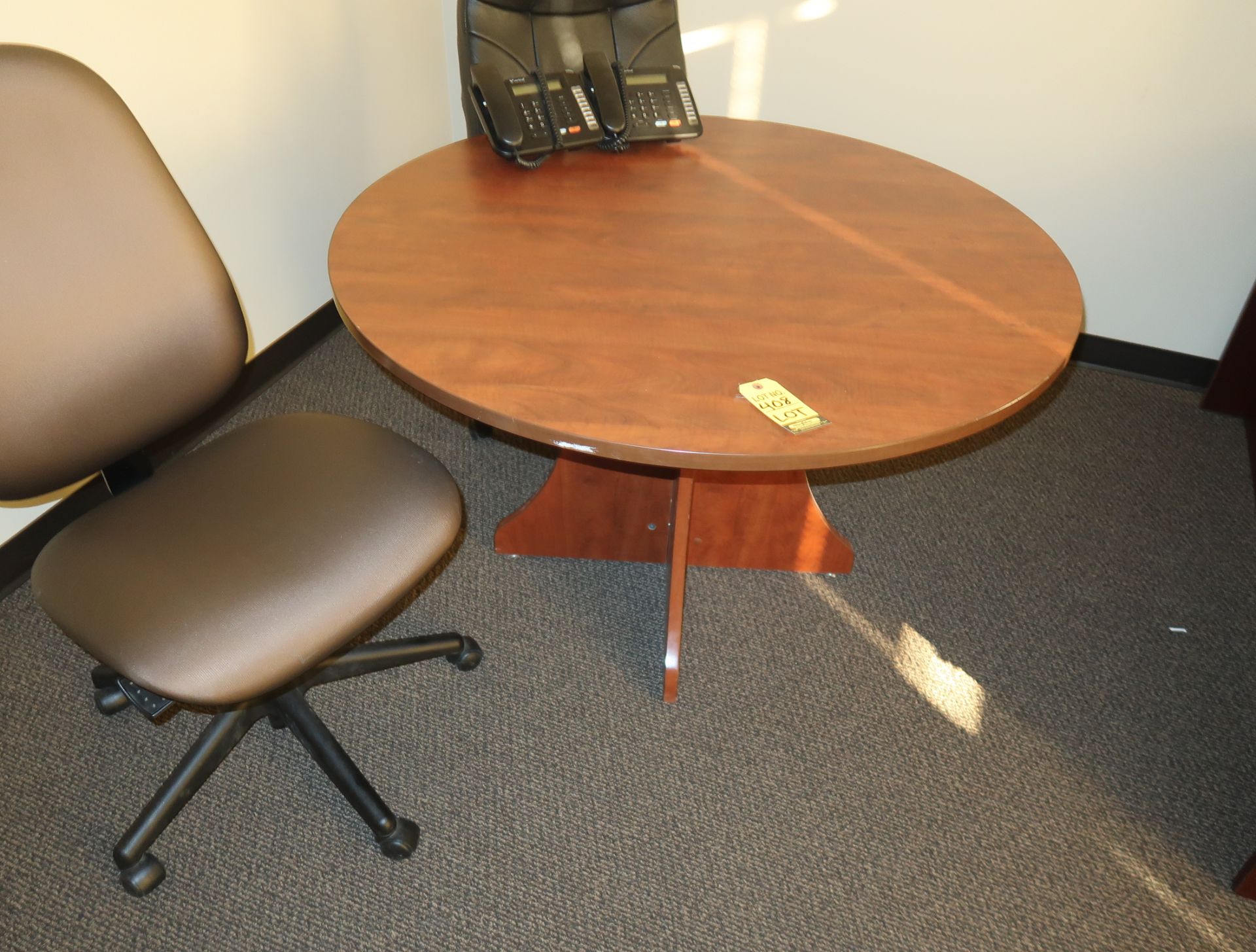 LOT OFFICE FURNITURE