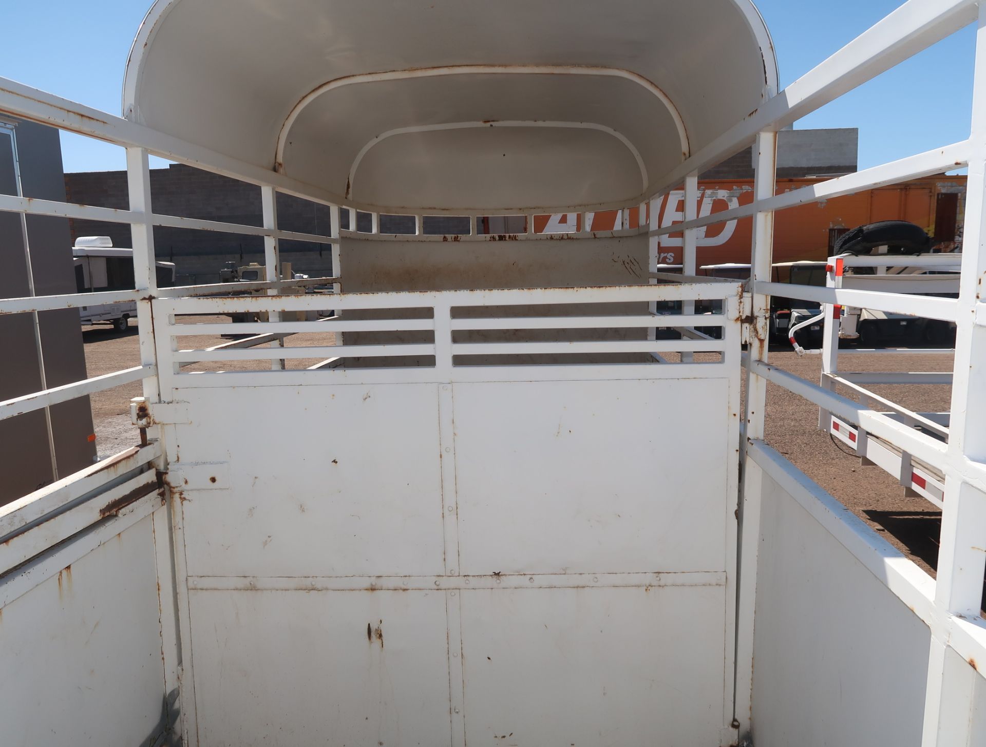 1980 WRANGLER TANDEM AXLE LIVESTOCK TRAILER, BUMPER PULL, 12,500# GROSS, VIN. W980 (BANKRUPTCY - Image 5 of 5