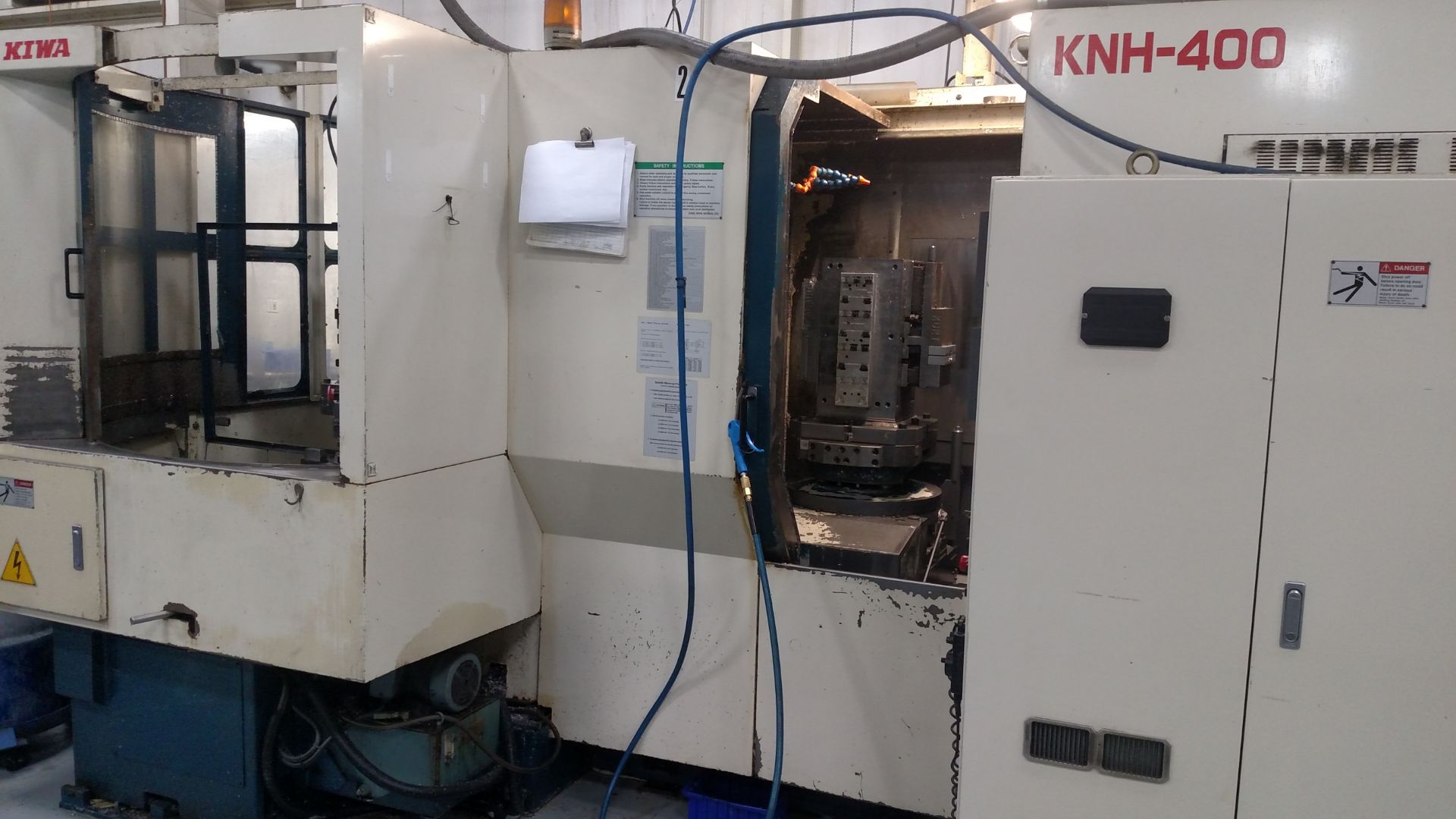 KIWA KNH-400 CNC HORIZONTAL MACHINING CENTER, FANUC 18i-M CONTROL, FULL 4TH AXIS, 5-PALLET - Image 3 of 15