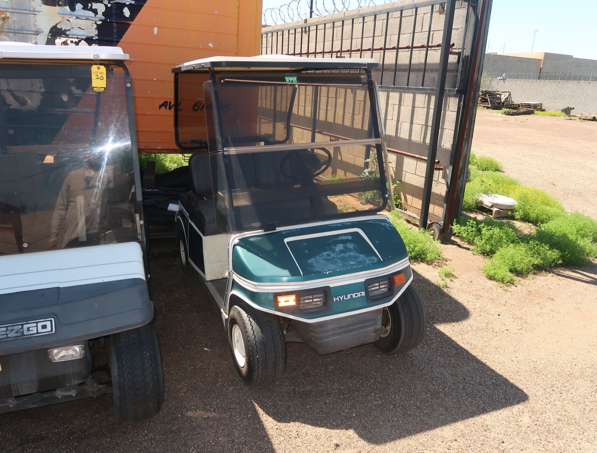 HYUNDAI GAS OPERATED GOLF CART