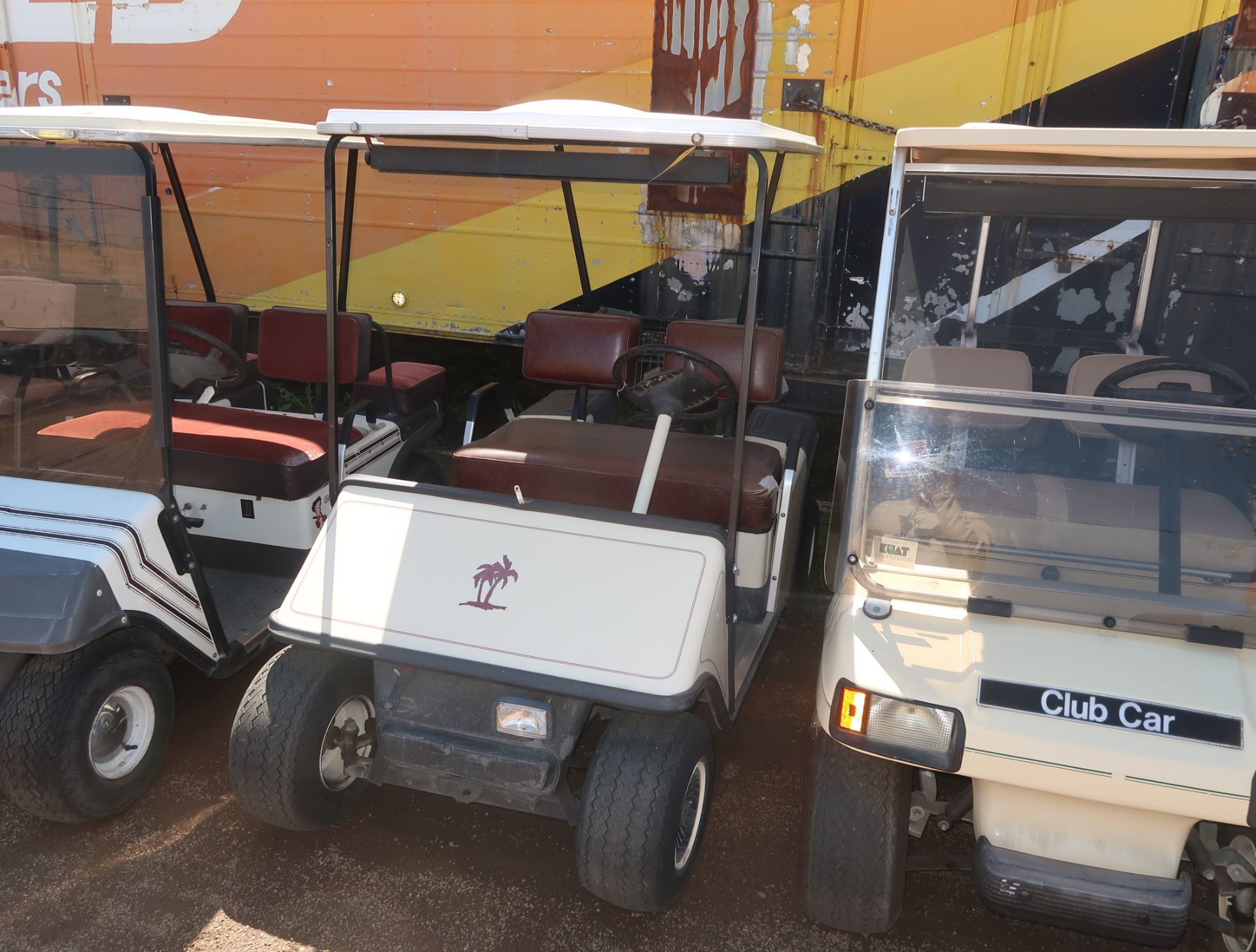 19874 EZ-GO GOLF CART W/CHARGER - Image 2 of 3