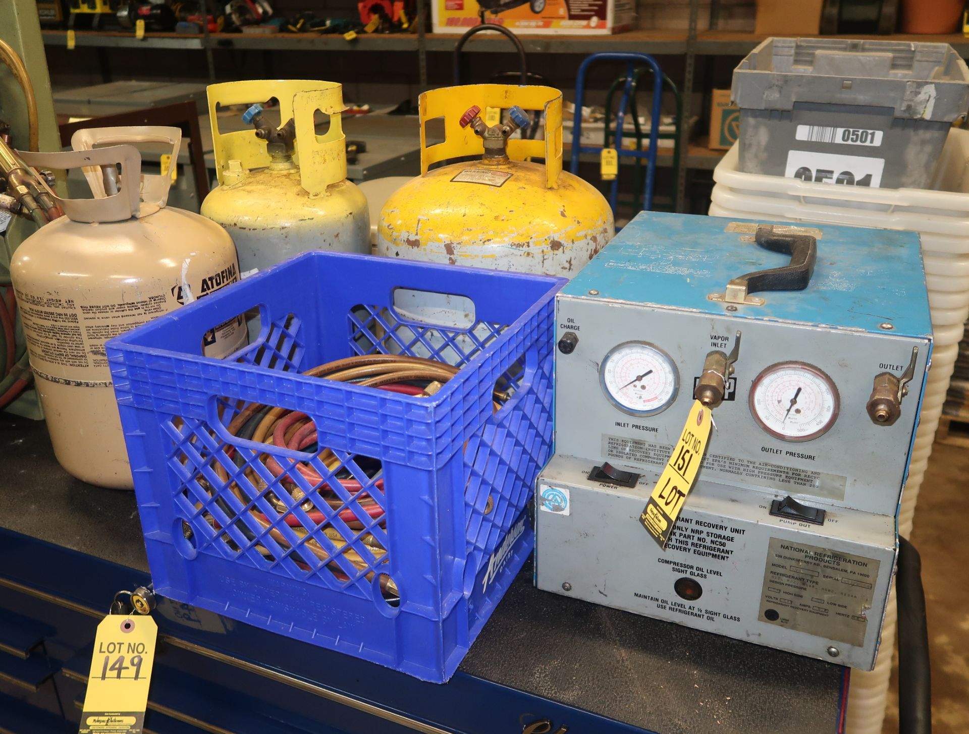 LOT REFRIGERANT RECOVERY UNIT W/3-TANKS & HOSES