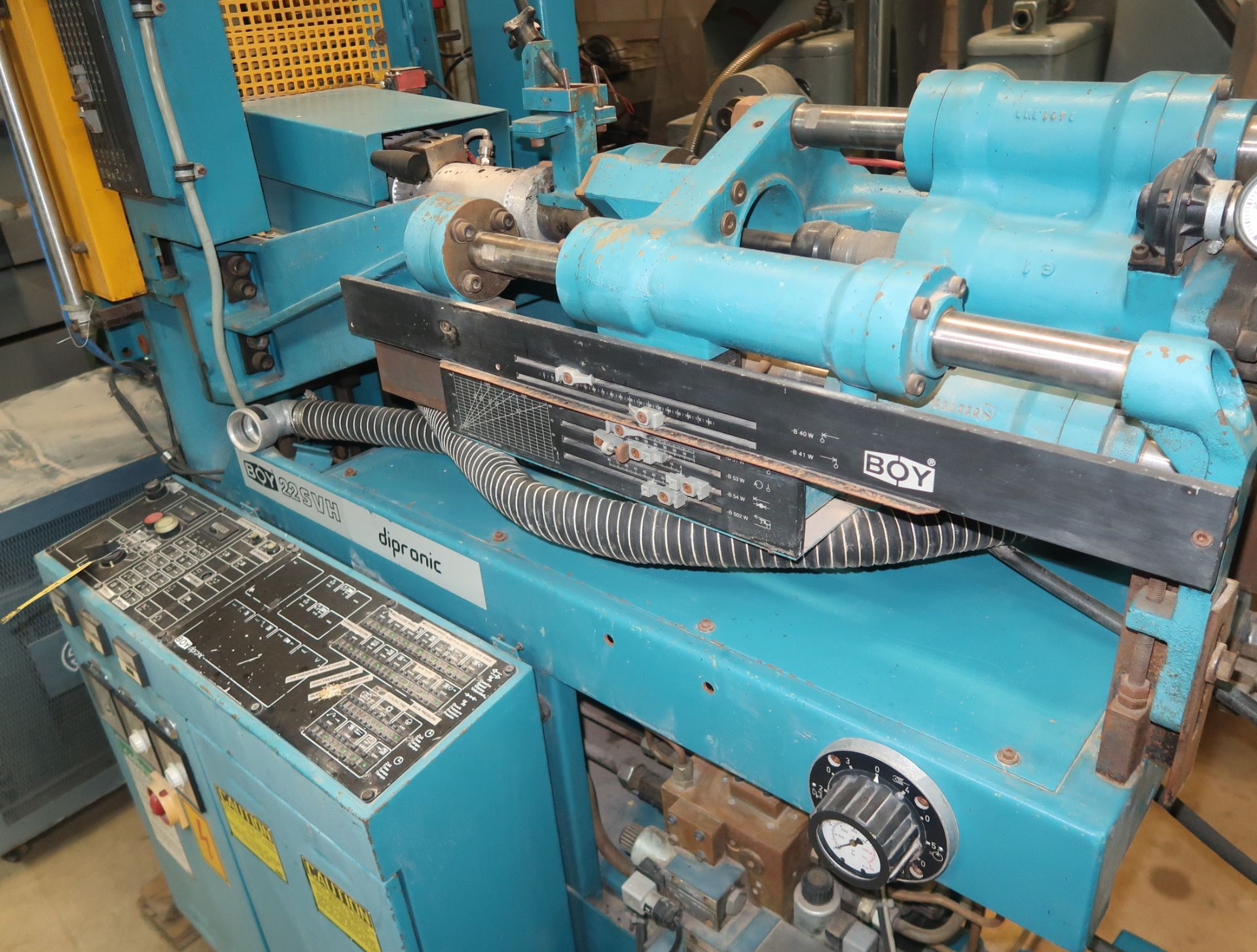 BOY 22 SVH PLASTIC INJECTION MOLDER MDL. 22990 - Image 3 of 3