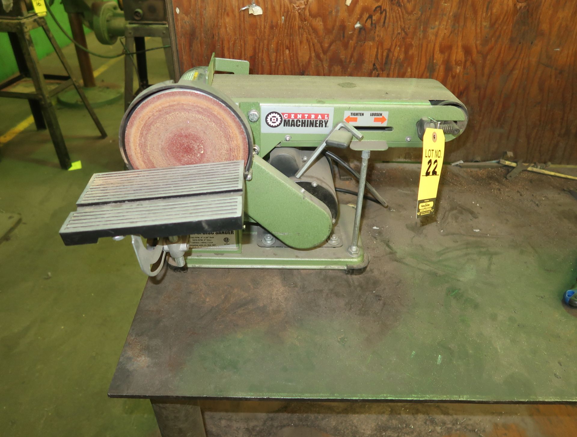 CENTRAL MACHINERY 4" X 36" BELT & 6" DISC SANDER