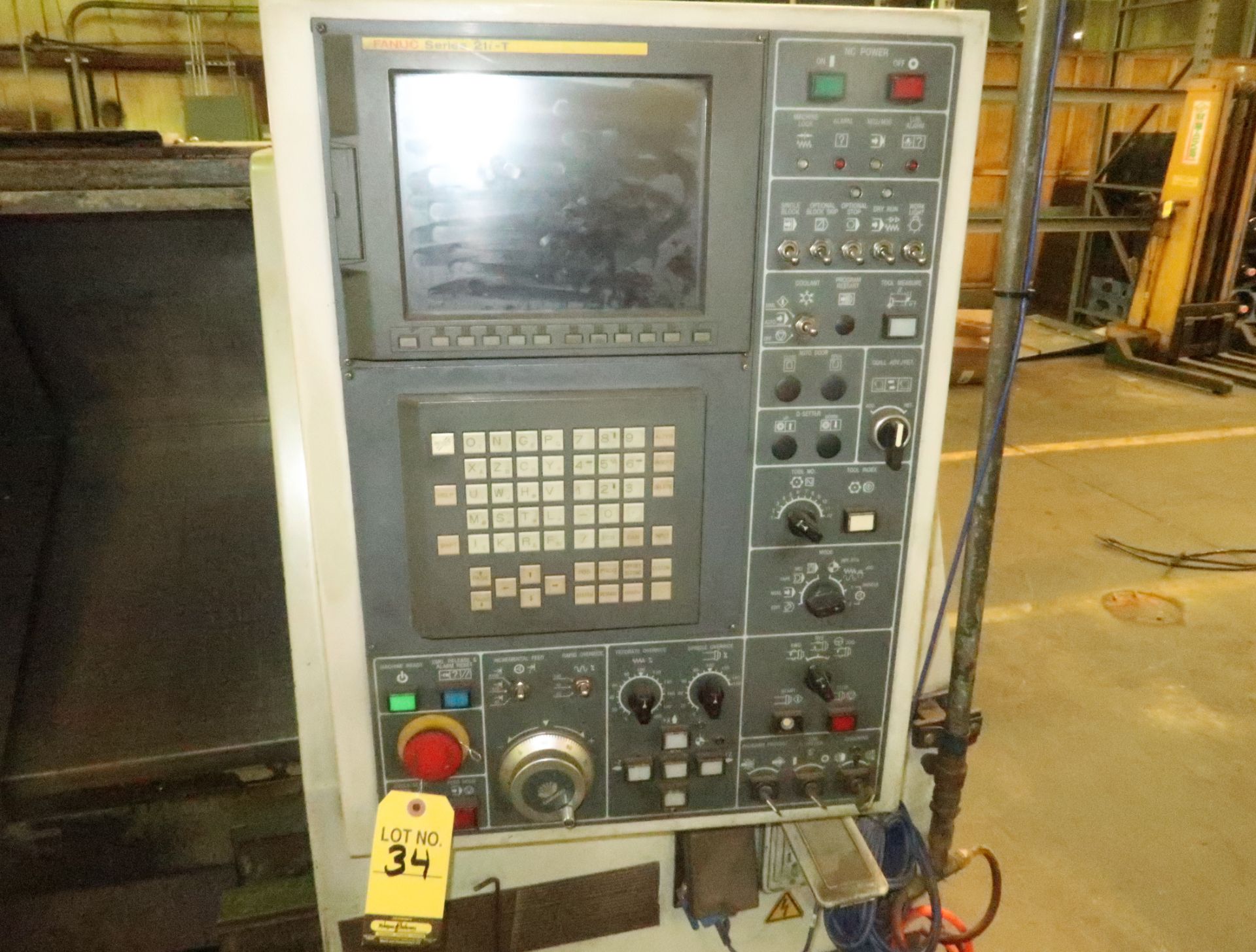 2001 DAEWOO LYNX 200LC CNC LATHE, 12-STATION TURRET, TAIL STOCK, FANUC 21iT CONTROL, 3-JAW CHUCK, - Image 4 of 5