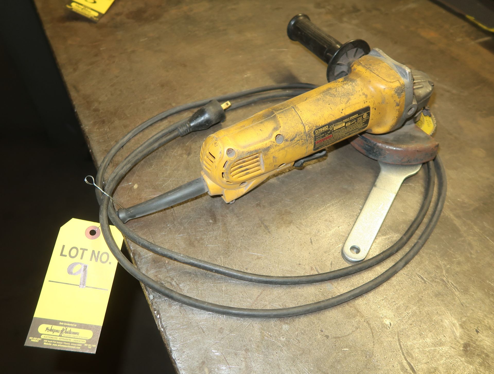 DEWALT 4.5" ANGLE GRINDER, MDL. D28402