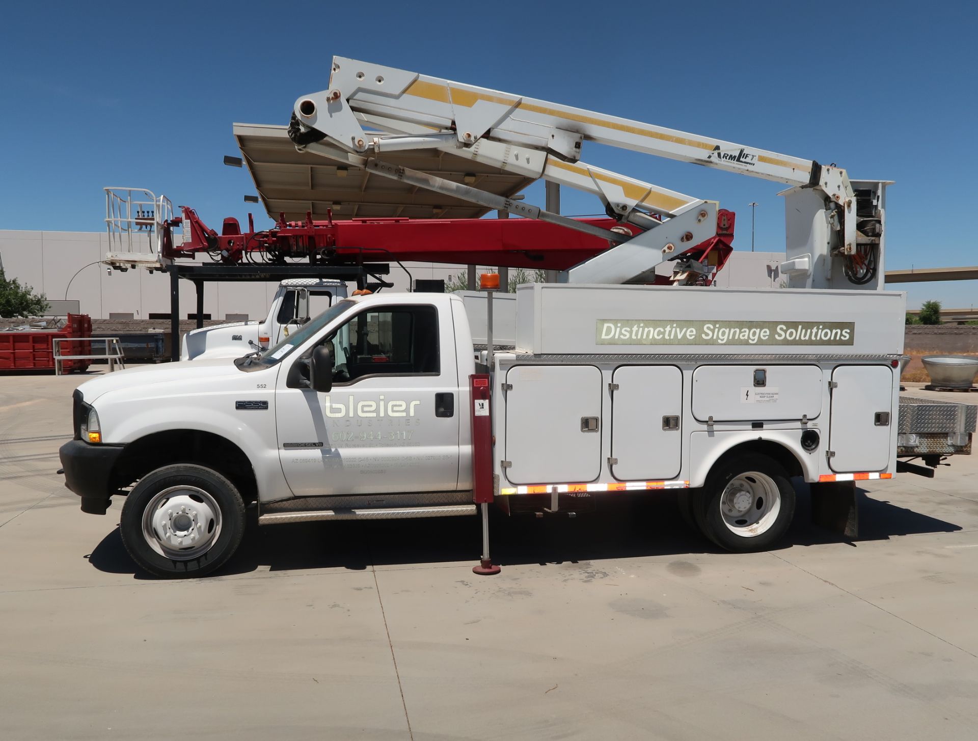 2002 FORD F550 BUCKET TRUCK, SUPER DUTY POWERSTROKE DIESEL V-8, VIN. 1FDAF56FI2EC79956 W/TG - Image 19 of 28