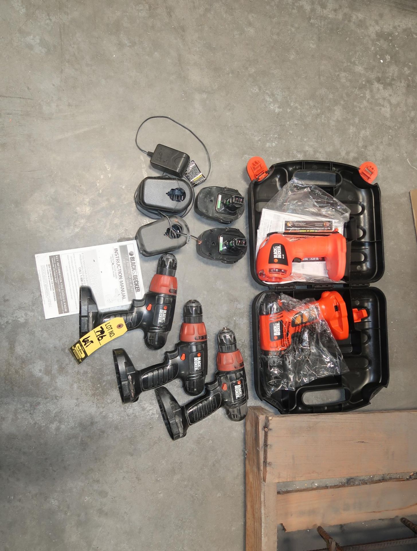 3 BLACK & DECKER DRILLS W/ BATTERIES & CHARGERS - Image 2 of 3