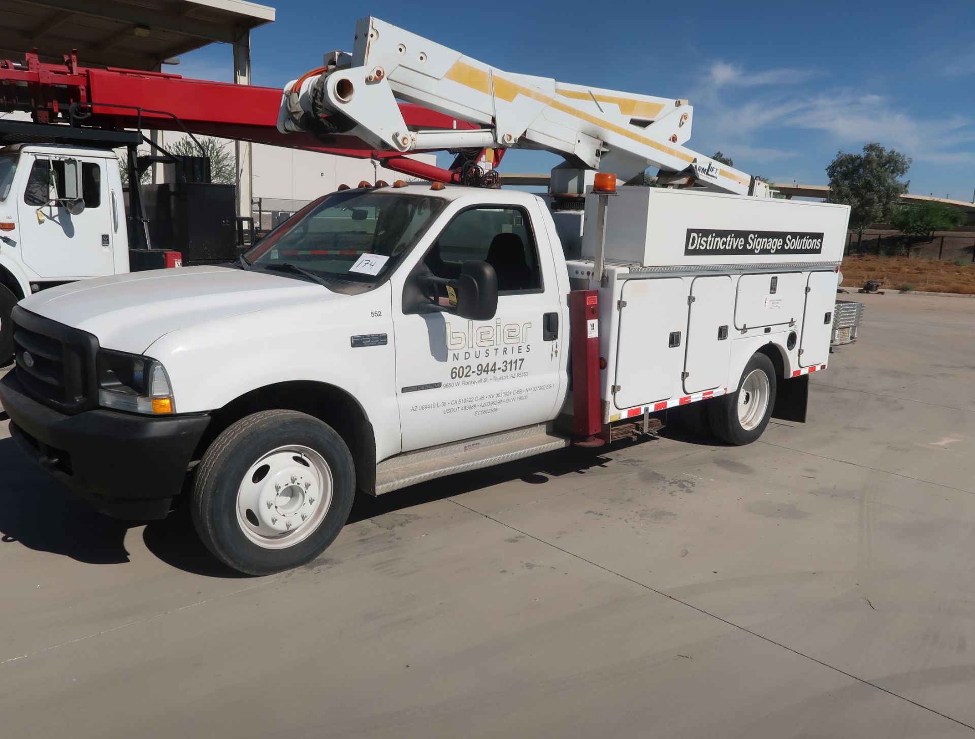 2002 FORD F550 BUCKET TRUCK, SUPER DUTY POWERSTROKE DIESEL V-8, VIN. 1FDAF56FI2EC79956 W/TG