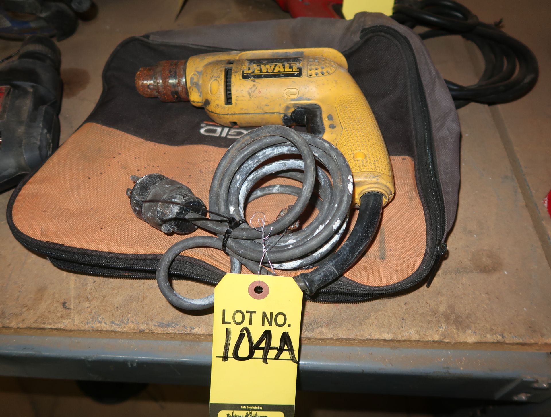 DEWALT ELEC. DRILL W/ CASE