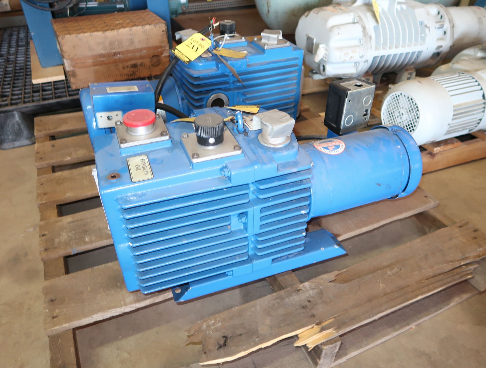 VACUUM PUMP MDL D-30-AC