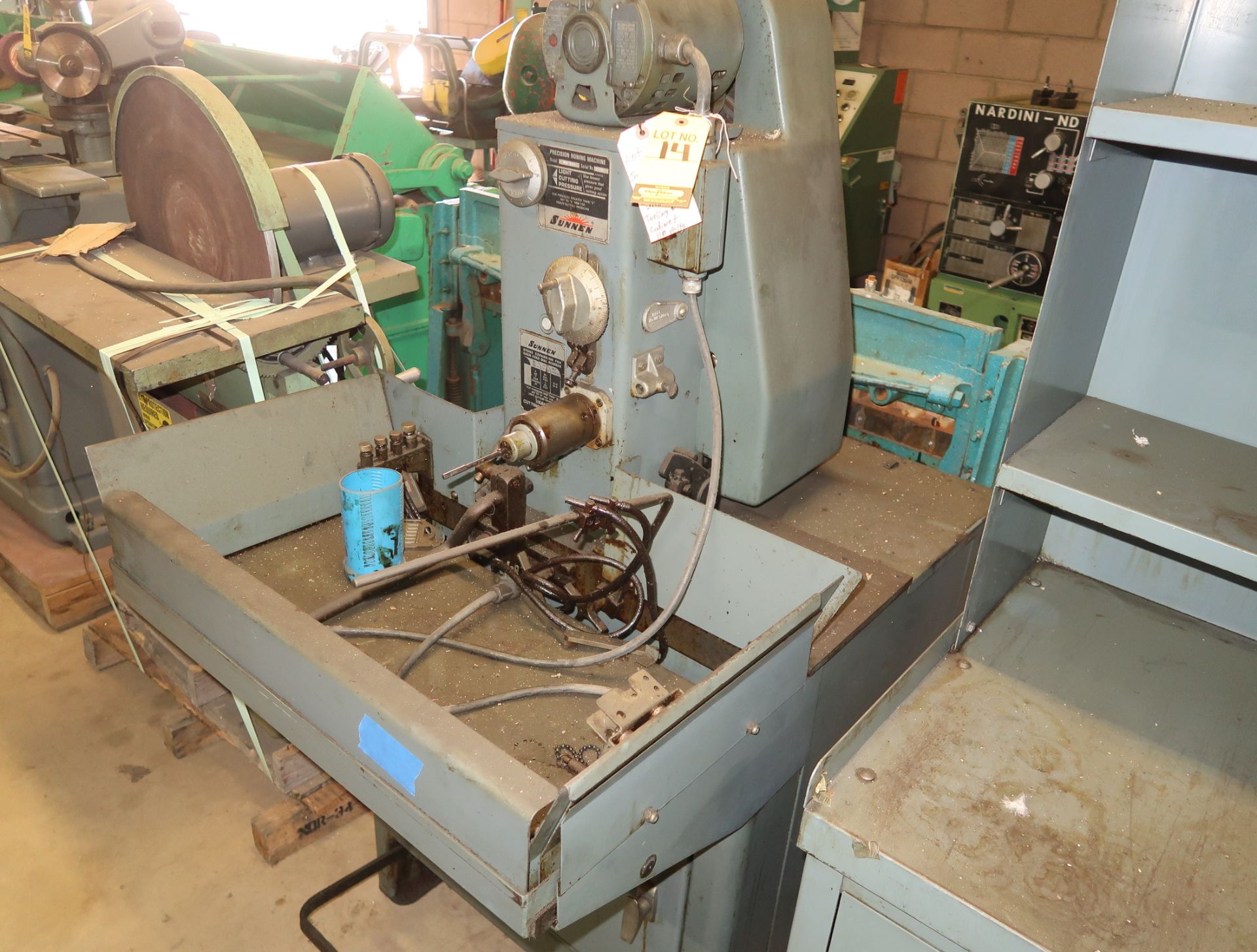 SUNNEN PRECISION HONING MACHINE MDL MBB-1660SN. 83782 W/ MANDRELS & CABINET - Image 2 of 3