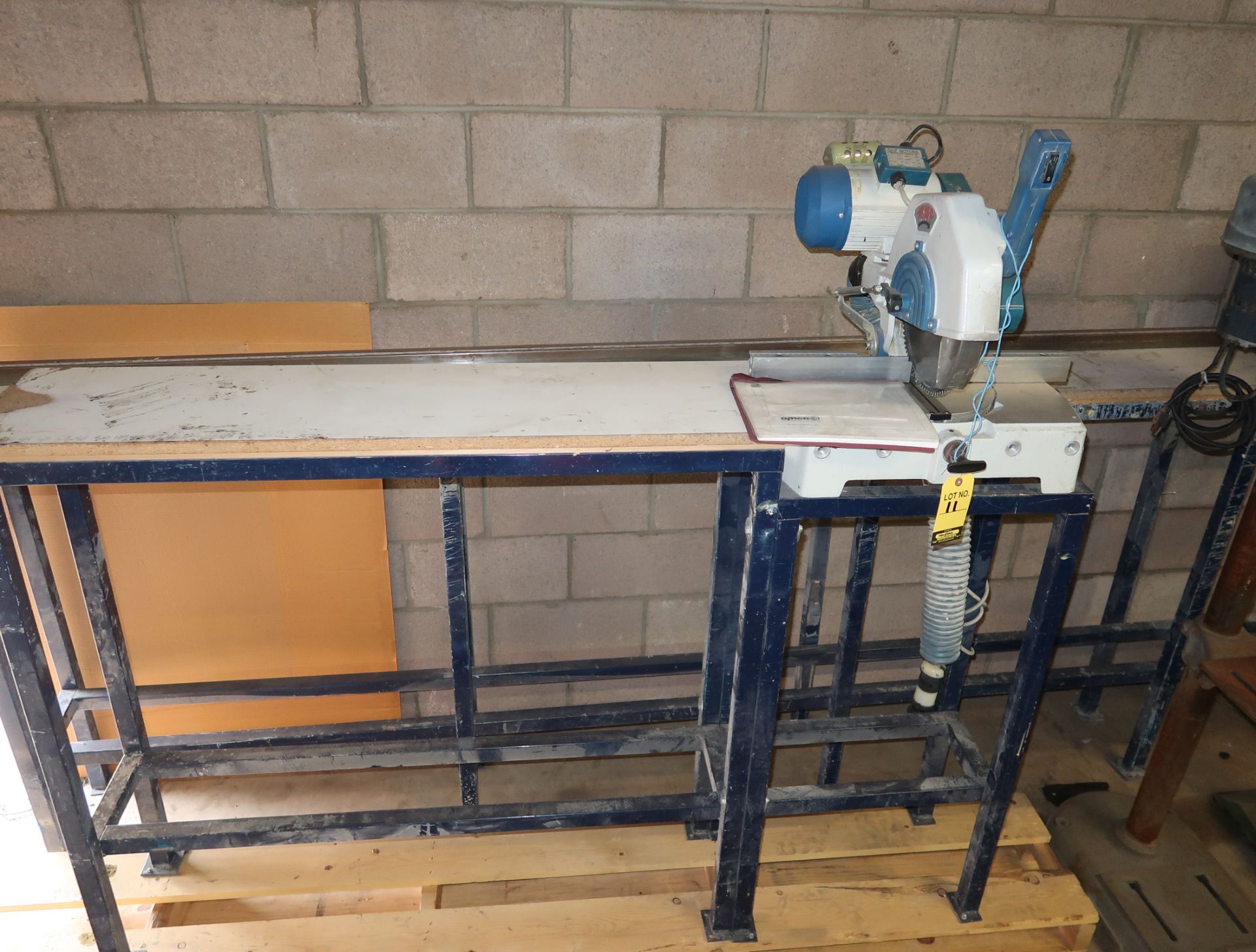 OMGA MEC300 10" 220V COMMERCIAL CHOPSAW W/ RUNOUT TABLE