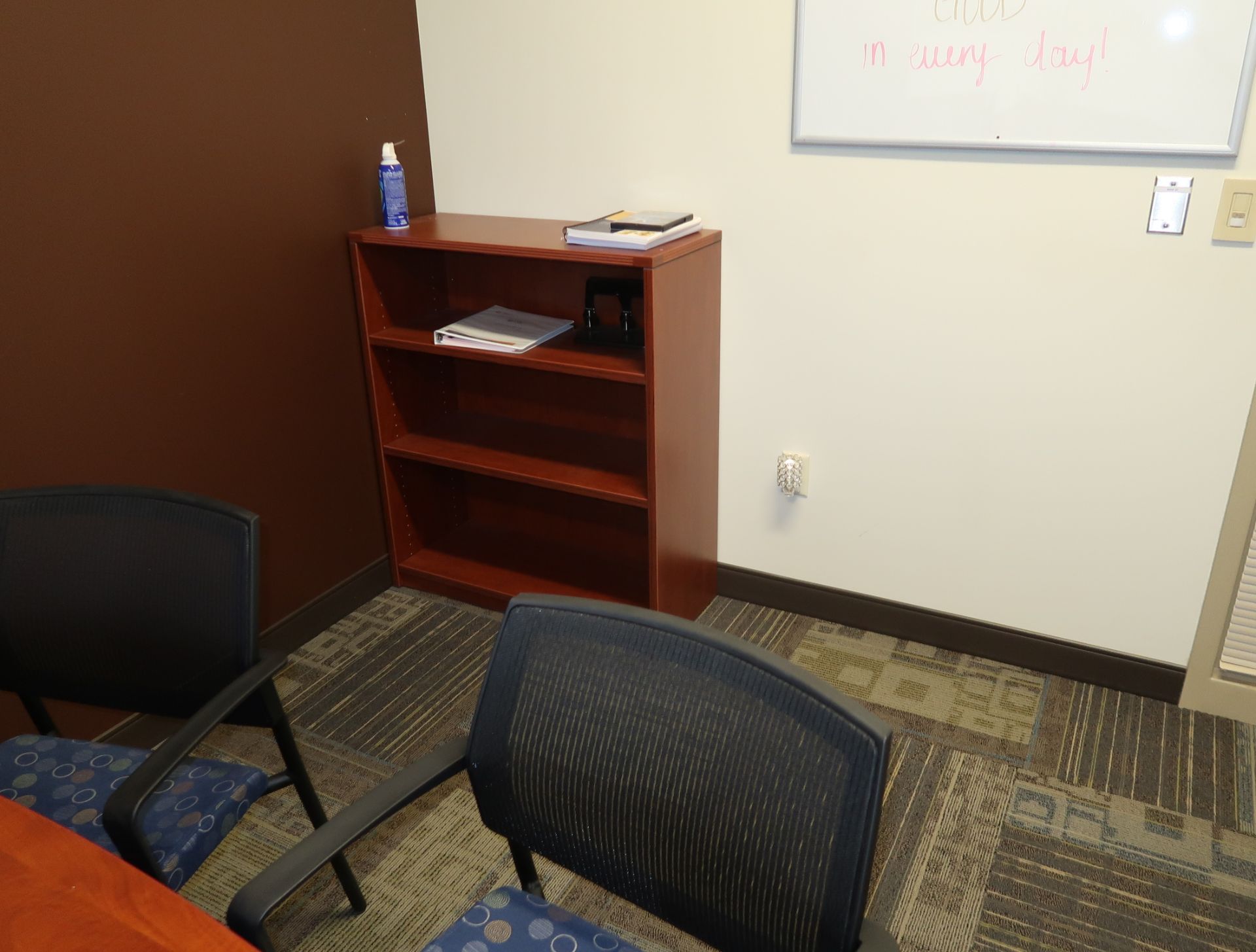 LOT OFFICE FURNITURE, U-SHAPED DESK, 2-BOOK CASES, TASK CHAIR, 2-SIDE CHAIRS, THINK CENTRE COMPUTER - Image 2 of 2