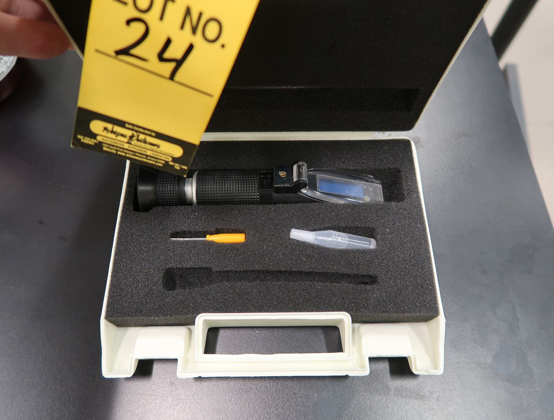 SPER SCIENTIFIC CLINICAL REFRACTOMETER