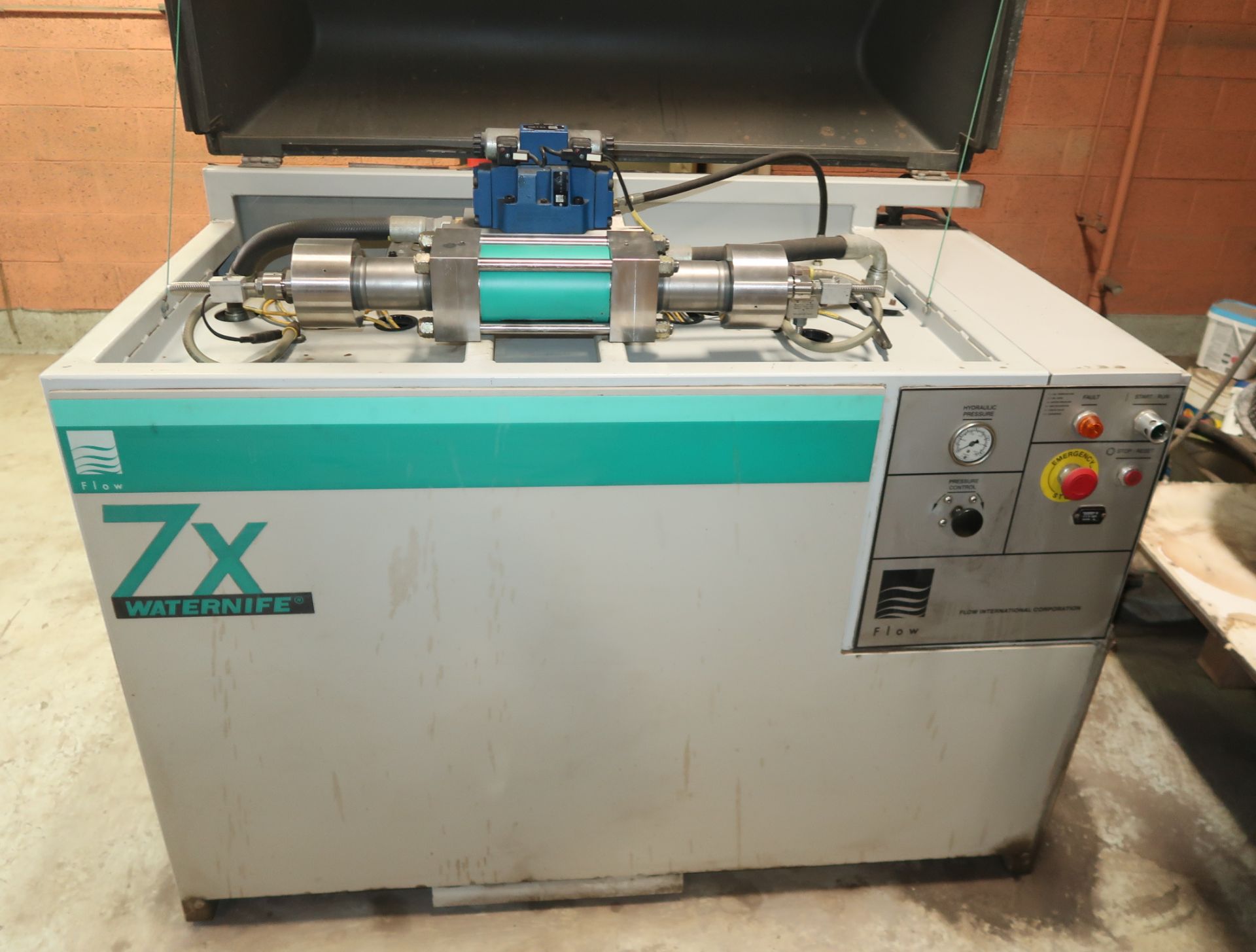 OMAX MDL. 2652 WATERJET, SN. A51546, 1996, (3287 HOURS), W/2007 FLOW WATERNIFE MDL. 7XSE-60 HI- - Image 6 of 6