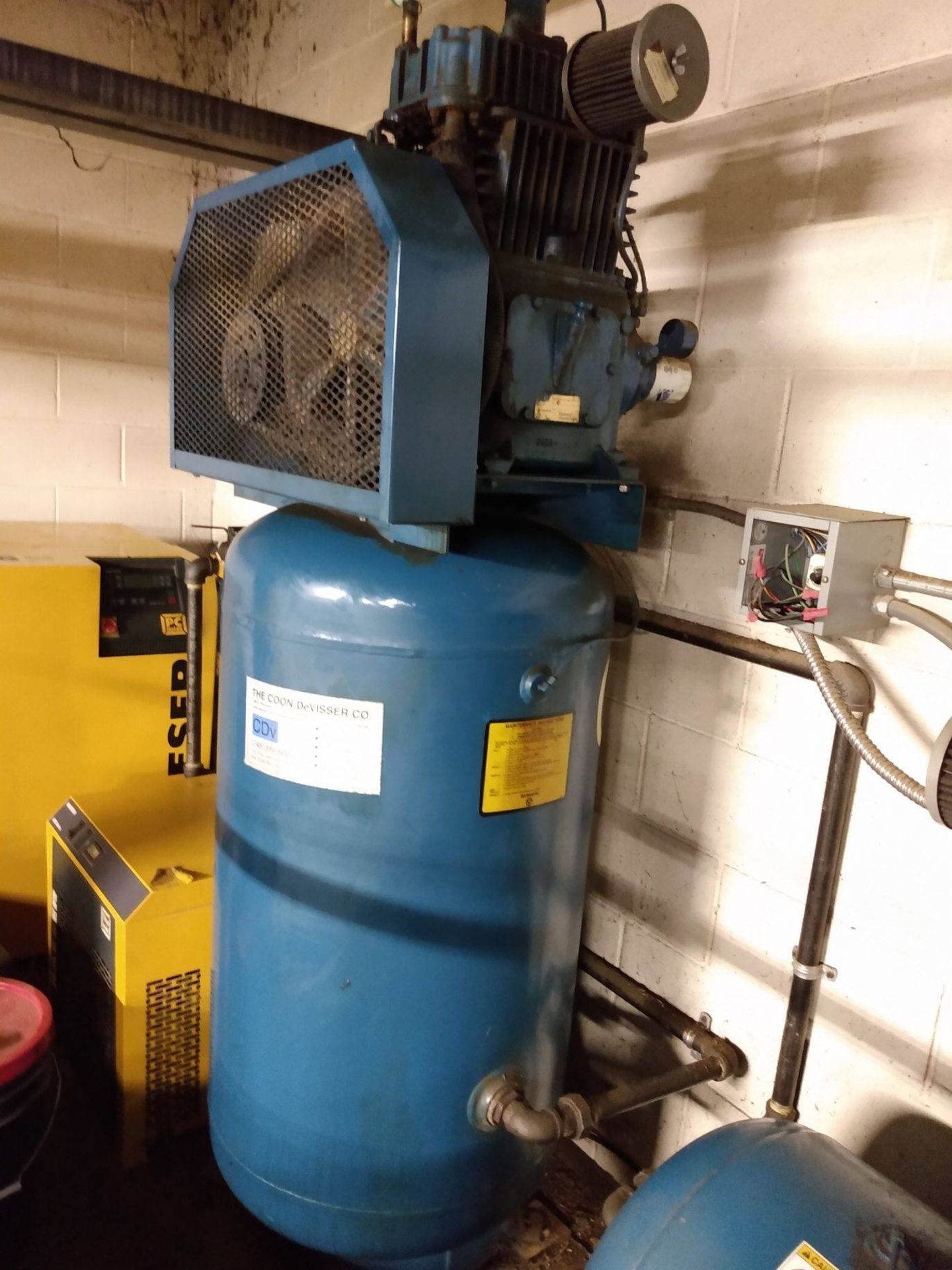 quincey Model 325 Vertical air compressor