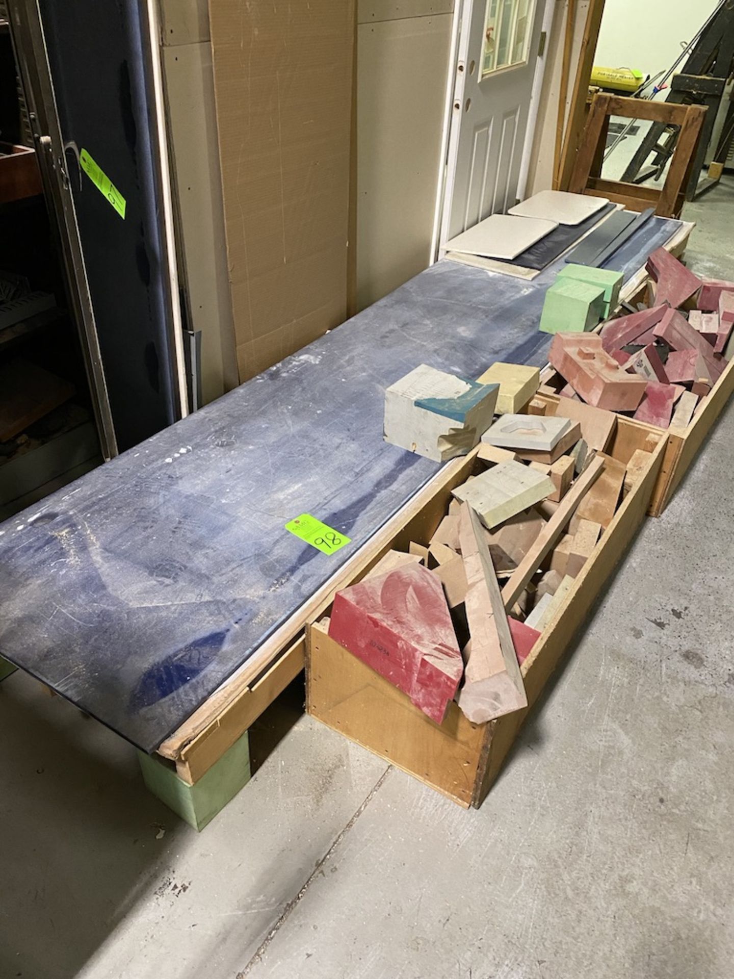 lot of plastic and wood for mold making - Image 2 of 4