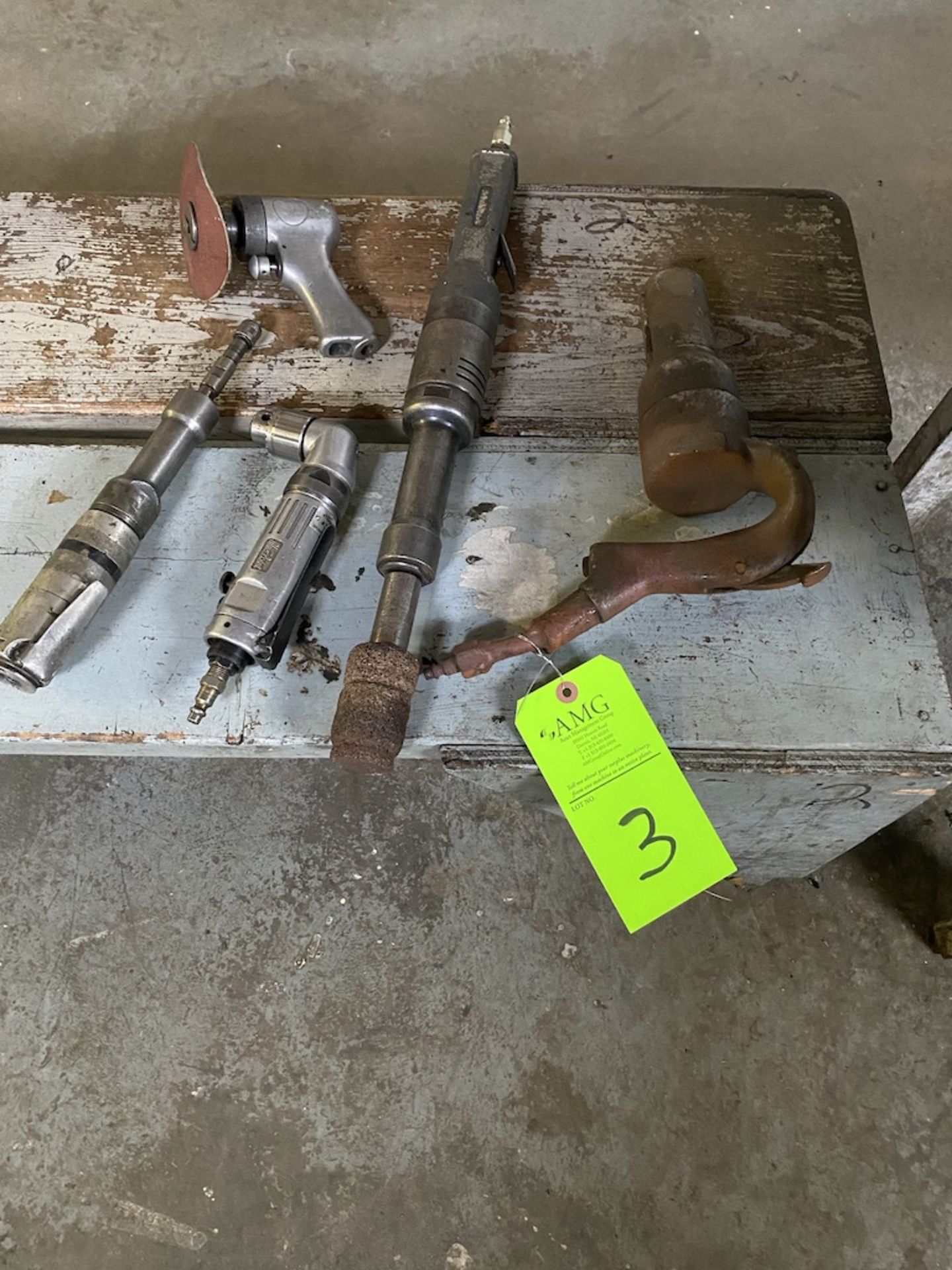 lot of pneumatic hand tools