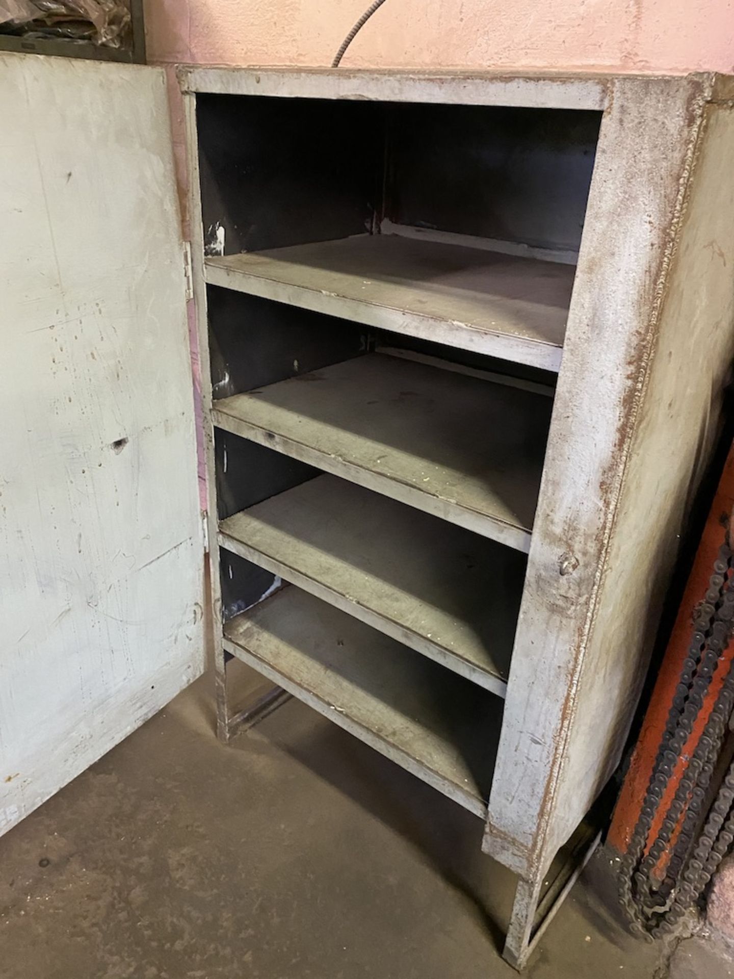 Metal Storage cabinet - Image 2 of 2