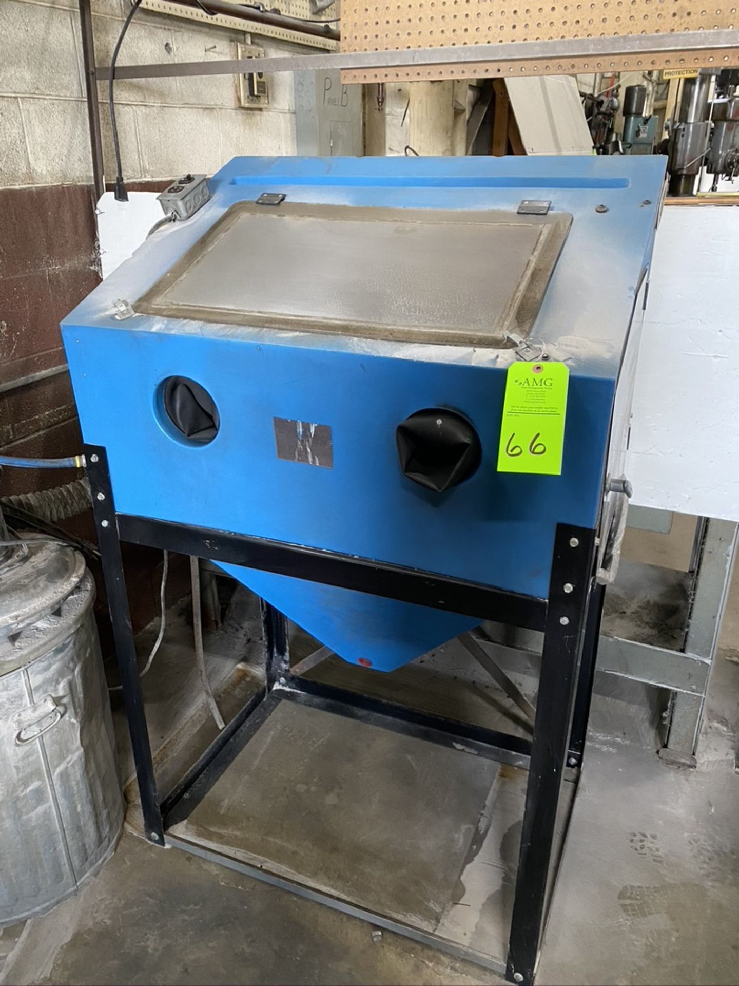 Dry blast sand blast cabinet