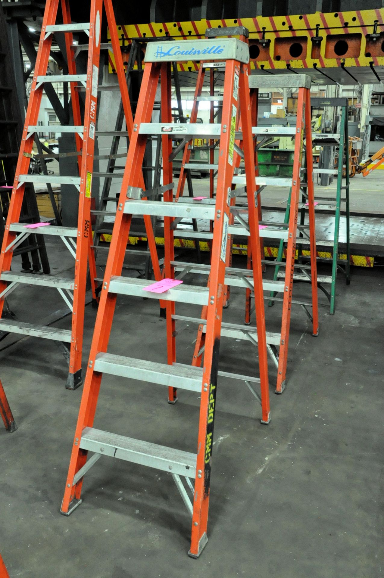 Lot-(3) 6' and (1) 5' Fiberglass Step Ladders - Bild 2 aus 5