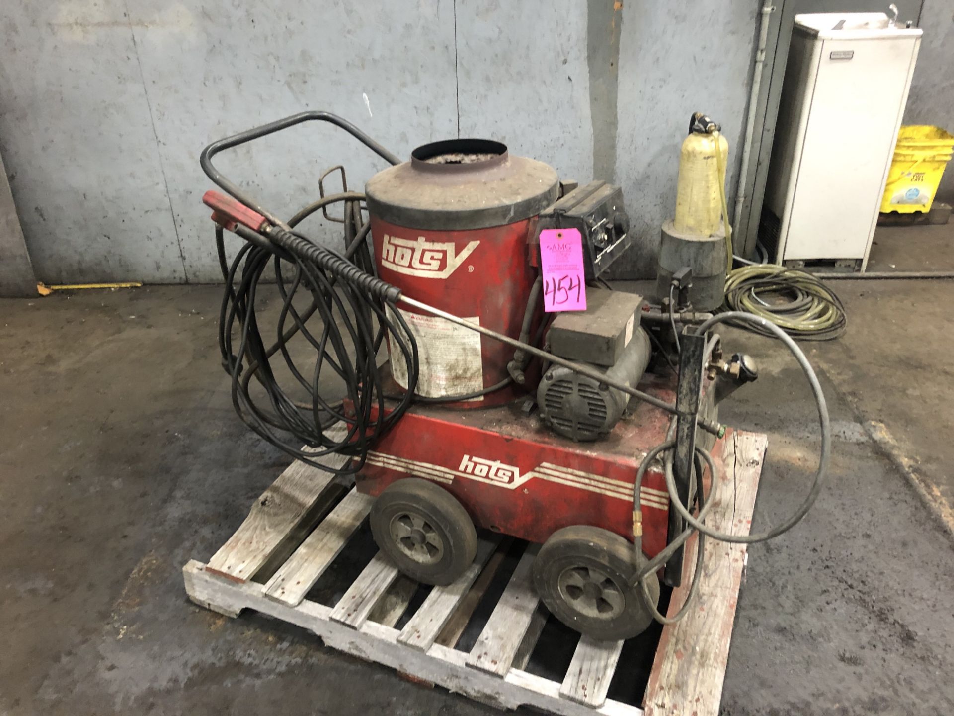 Hotsy Industrial Power Washer Model-555,1300PSI, 2HP, 20AMP