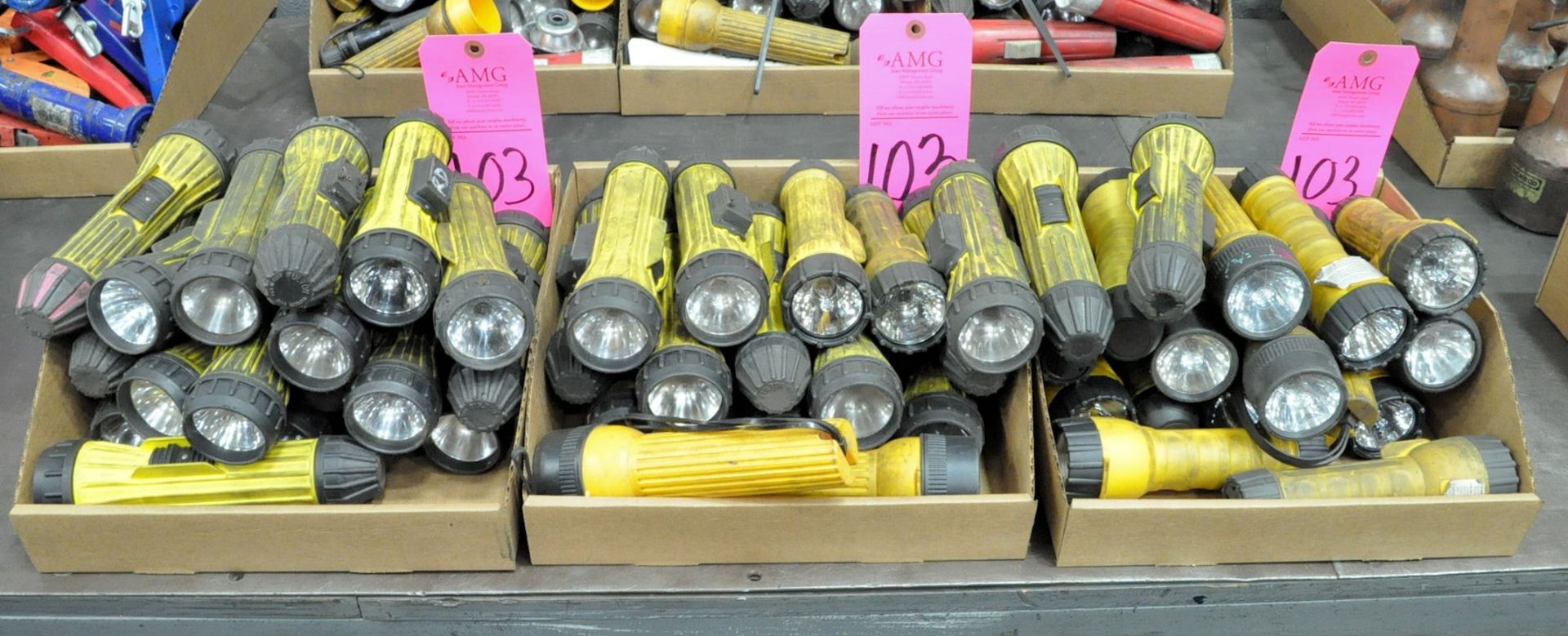 Lot-Flashlights in (3) Boxes