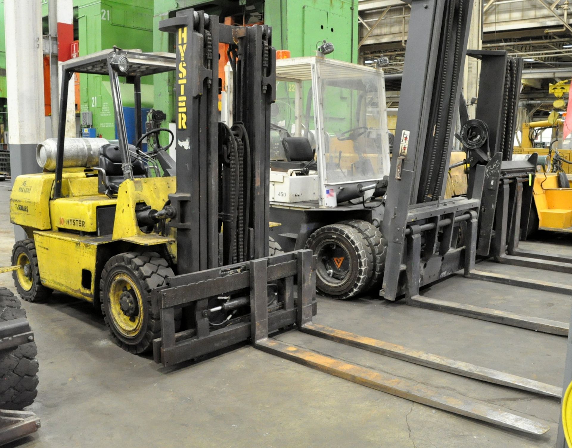 Hyster Model H80XL, 8,000-Lbs. Capacity LP Gas Forklift Truck, S/n F005D06989P, 169.5" Lift, Side - Image 2 of 7