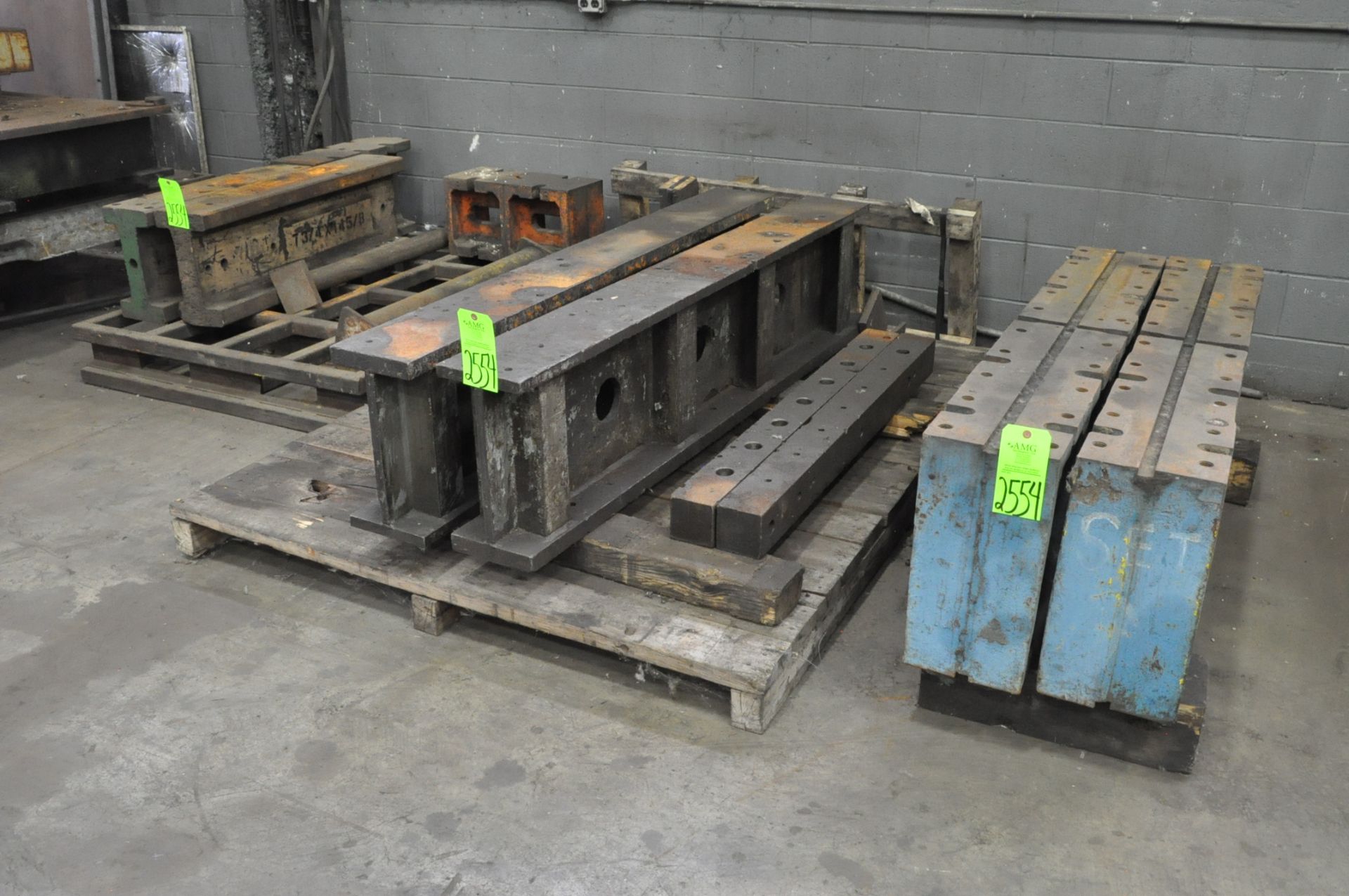 Lot-Various Risers in (3) Groups, (C-26), (Green Tag)