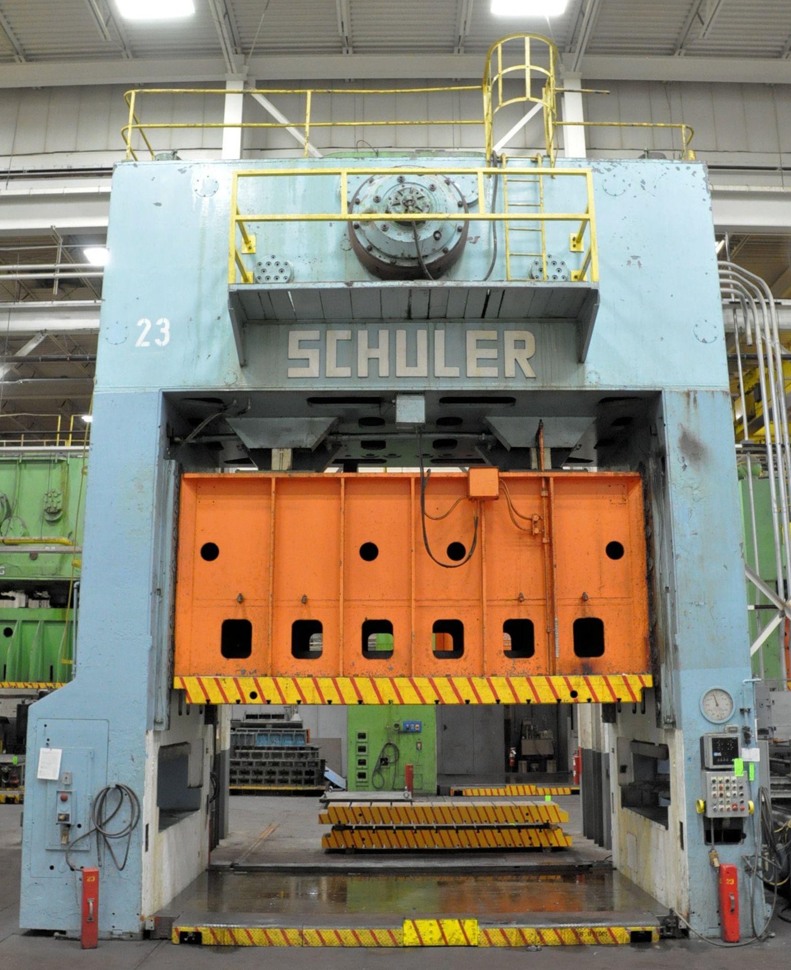 Schuler 1,100-Ton 4-Point Mechanical Straight Side Press,189"x 98"bed 199" x 100" x 6" Rolling Bolst