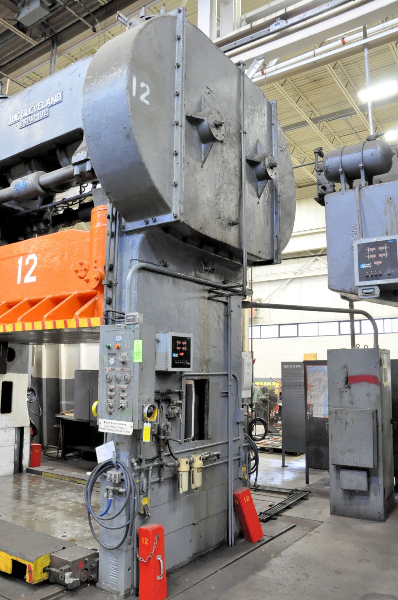 Cleveland Model 260D-132, 300-Ton 4-Point Mechanical Straight Side Press, 132" x 68" x 6" Rolling Bo - Bild 2 aus 10