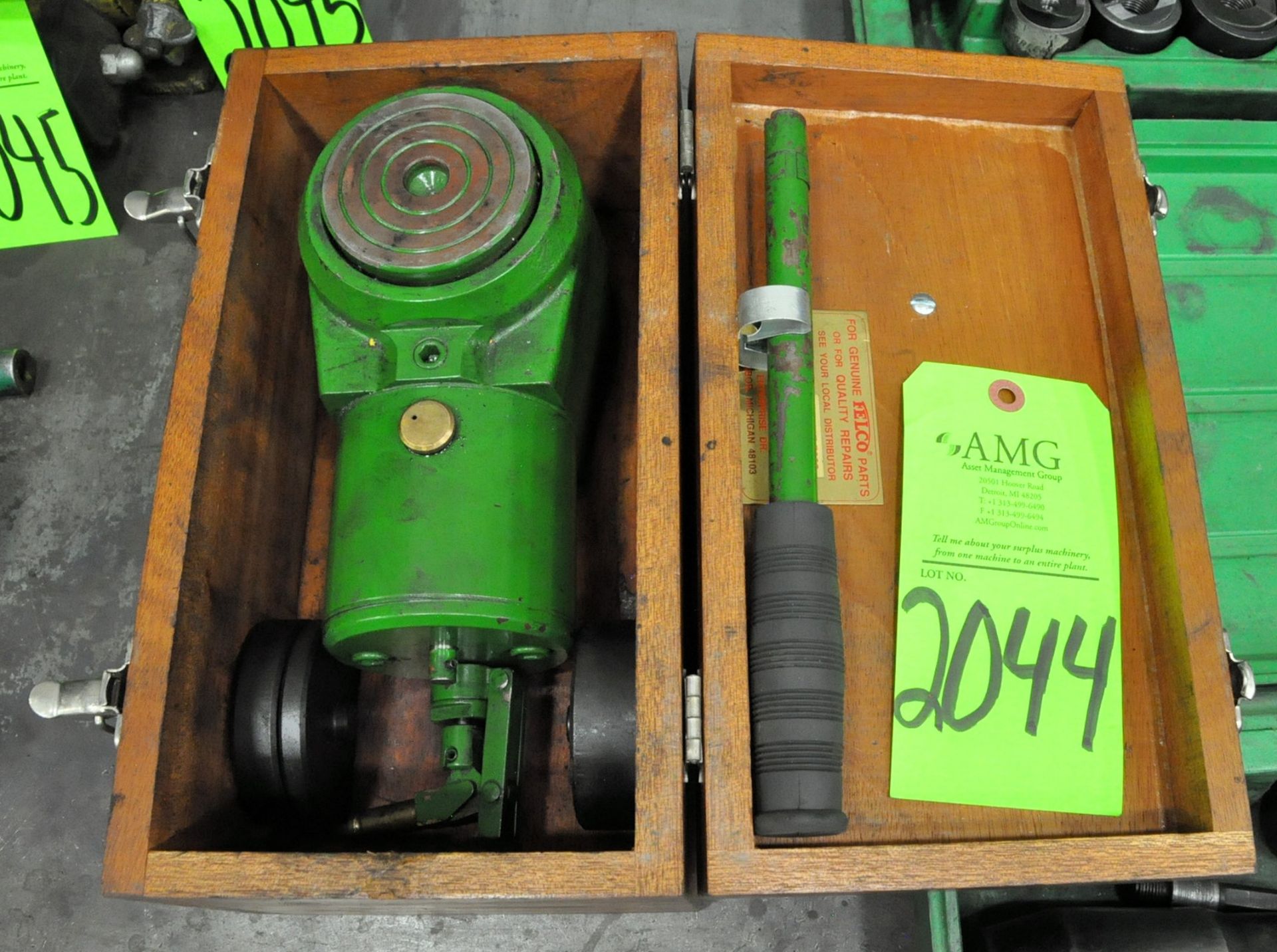 Felco 30-Ton Capacity Hydraulic Jack with Case, (G-20), (Green Tag)
