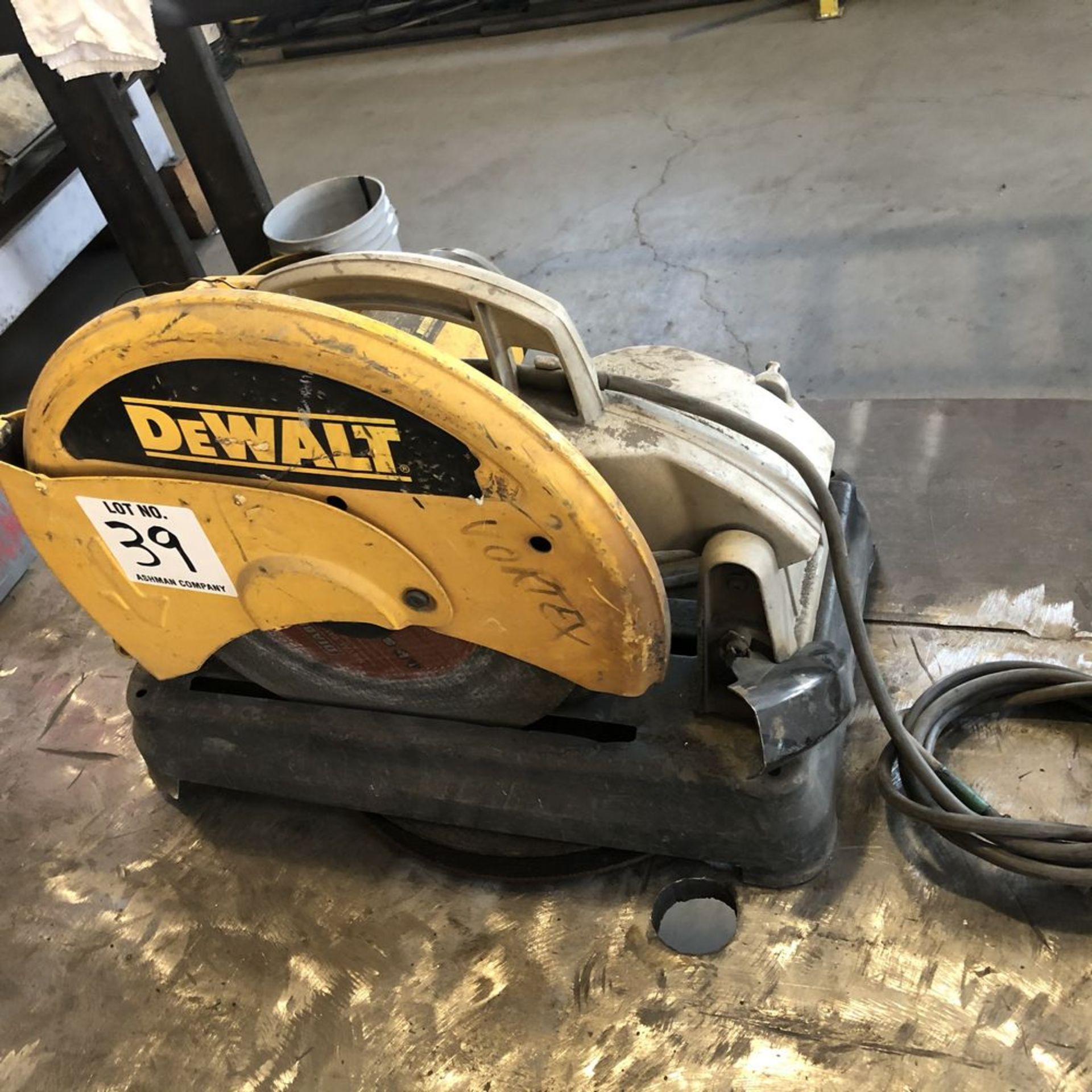 LOT: Dewalt DW871 14" Chop Saw