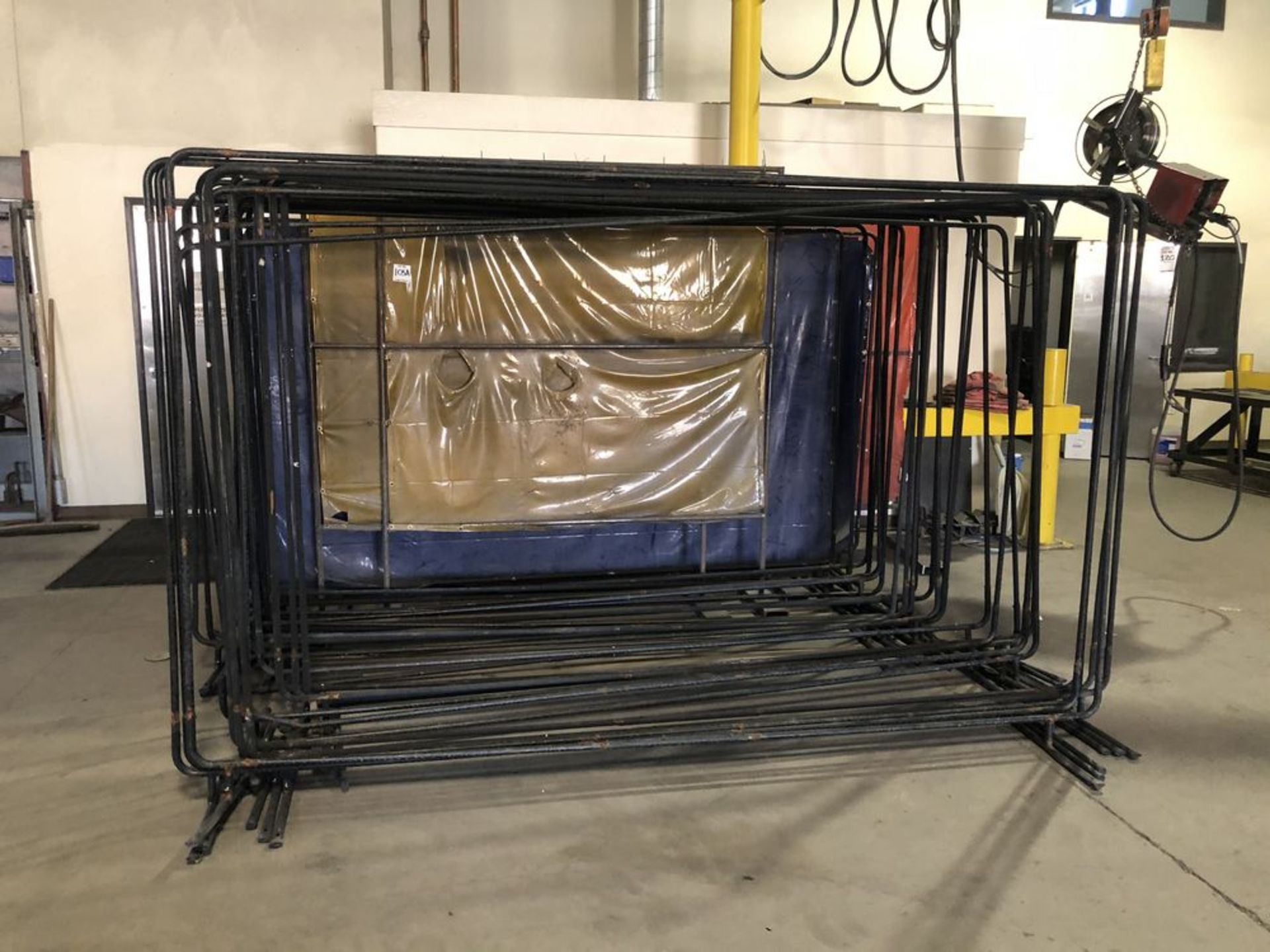 (Lot) Large lot of welding screens and screen frames