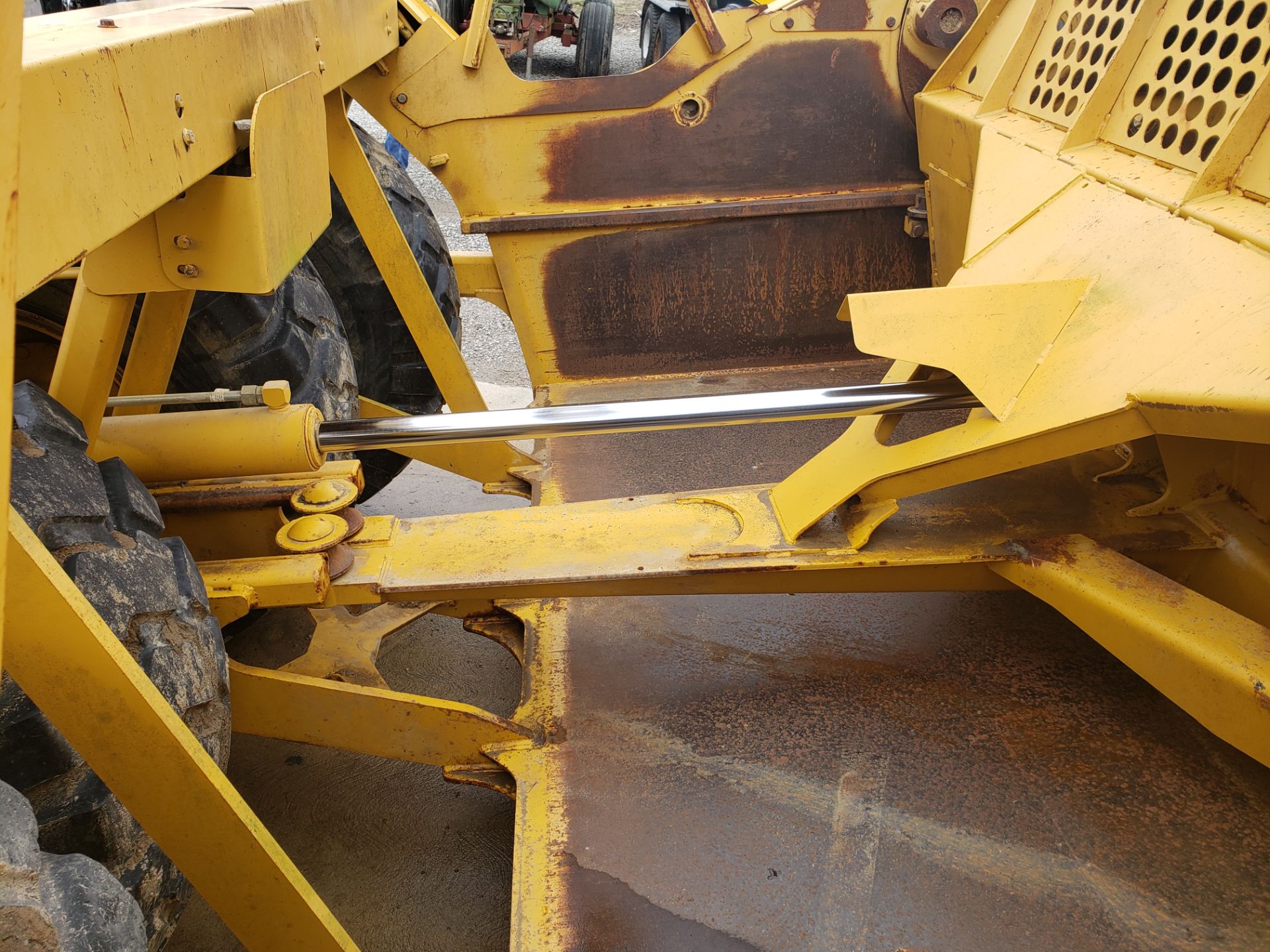 2007 John Deere 1810E Scraper Pan - Image 12 of 23