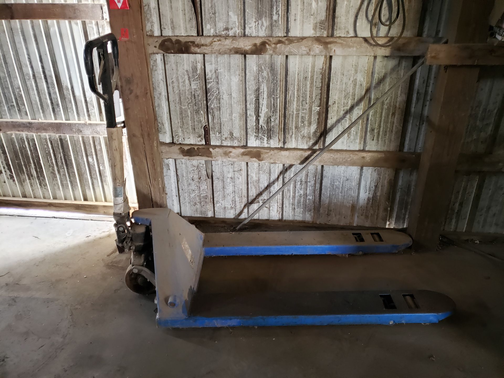 5,500-Lb Capacity Pallet Jack