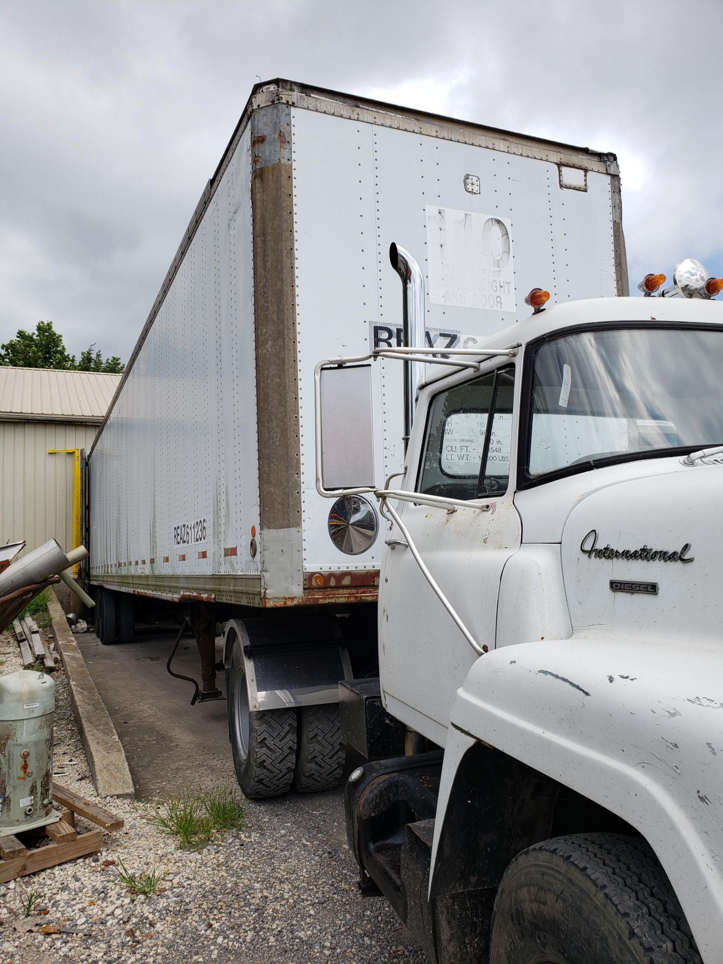 1992 Oshkosh 48' Van Trailer - Image 2 of 4