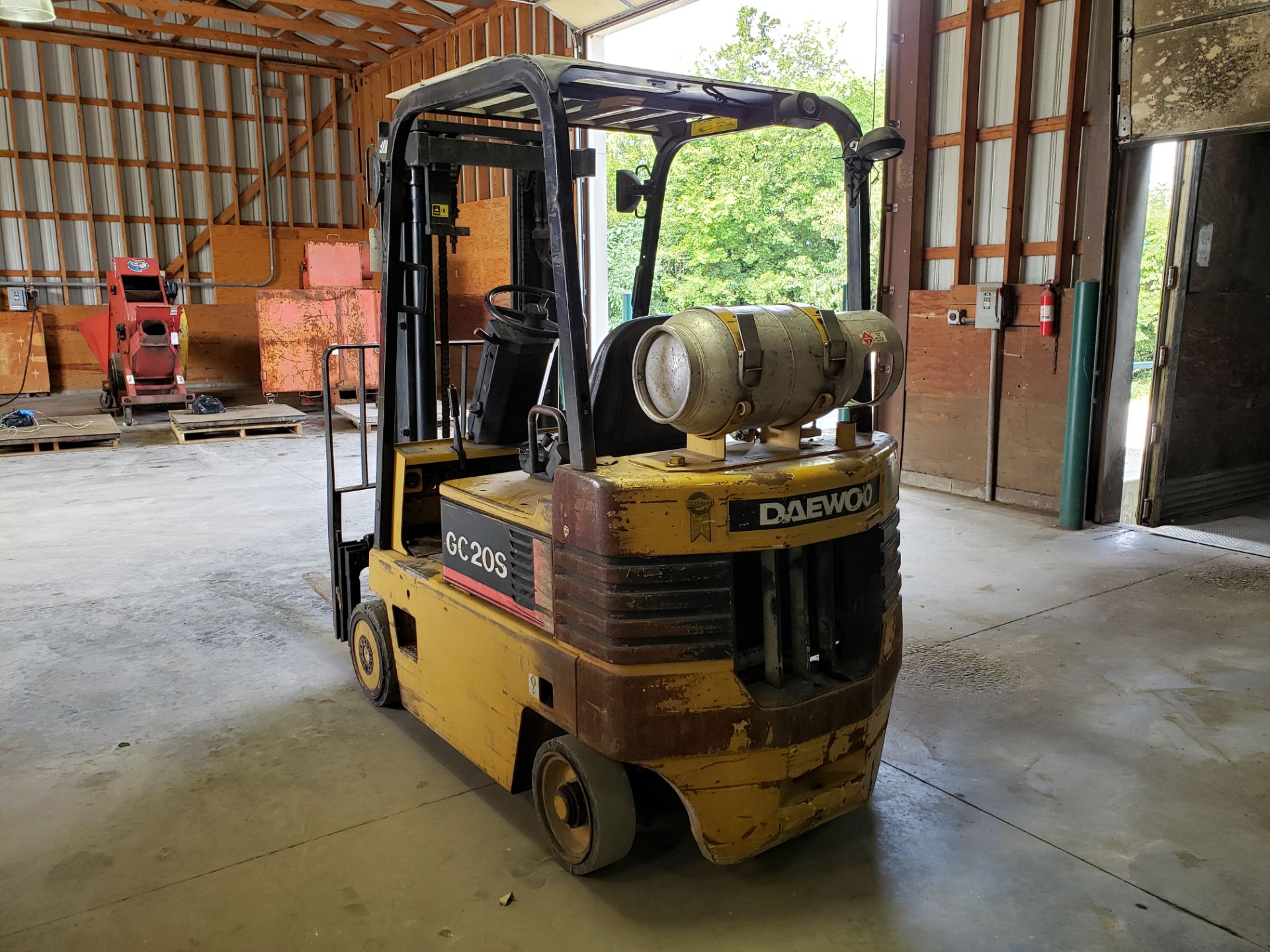 Daewoo Model GC20S-2 4,000-Lb Capacity Forklift - Image 5 of 8