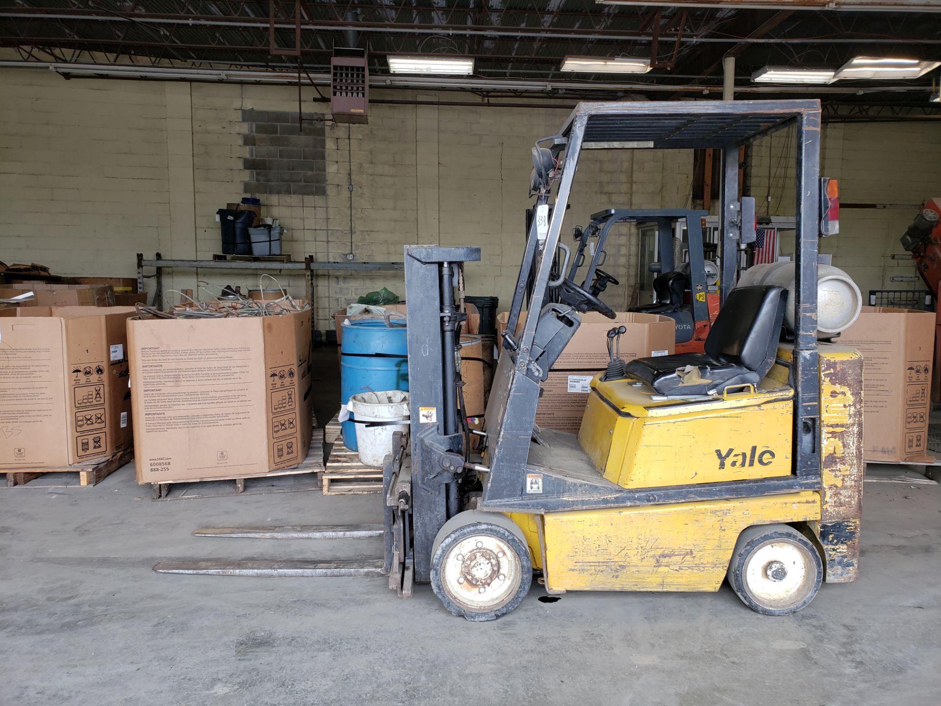 Yale Model E40136 Forklift - Image 2 of 8