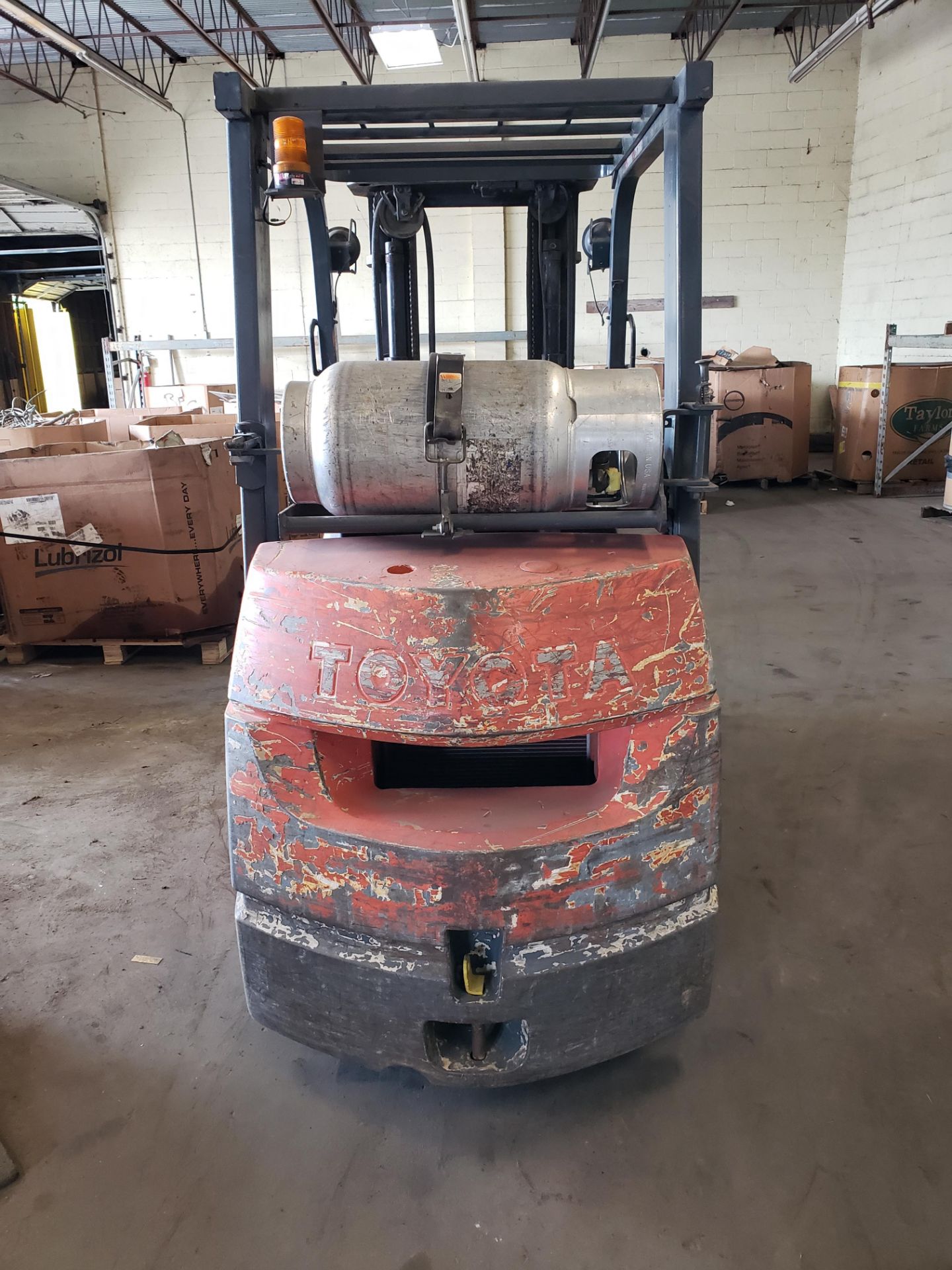 Toyota Model 7FGCU25 5,000-Lb Capacity Forklift - Image 5 of 7