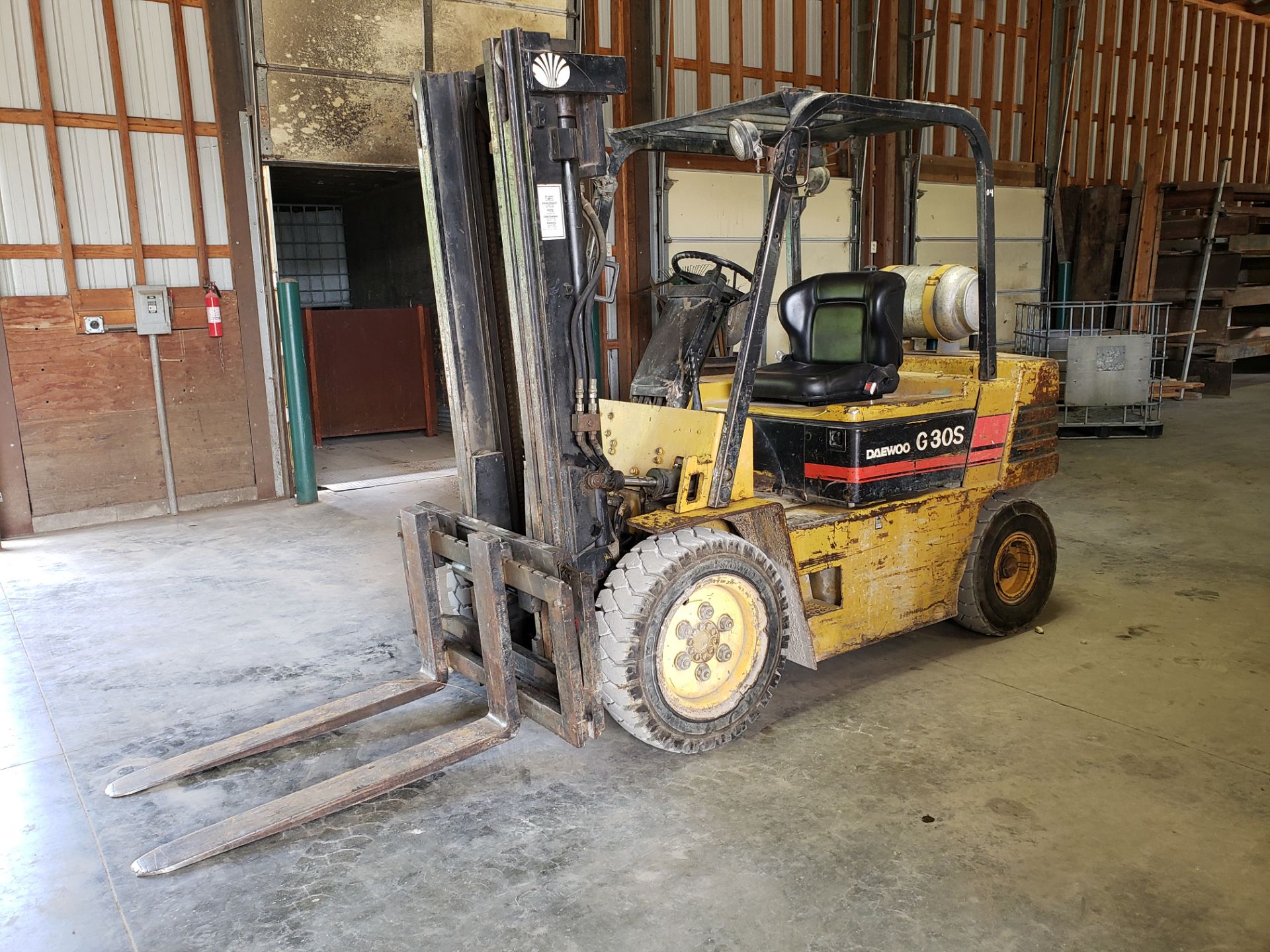 Daewoo Model G30S-2 6,000-Lb Capacity Forklift - Image 6 of 9