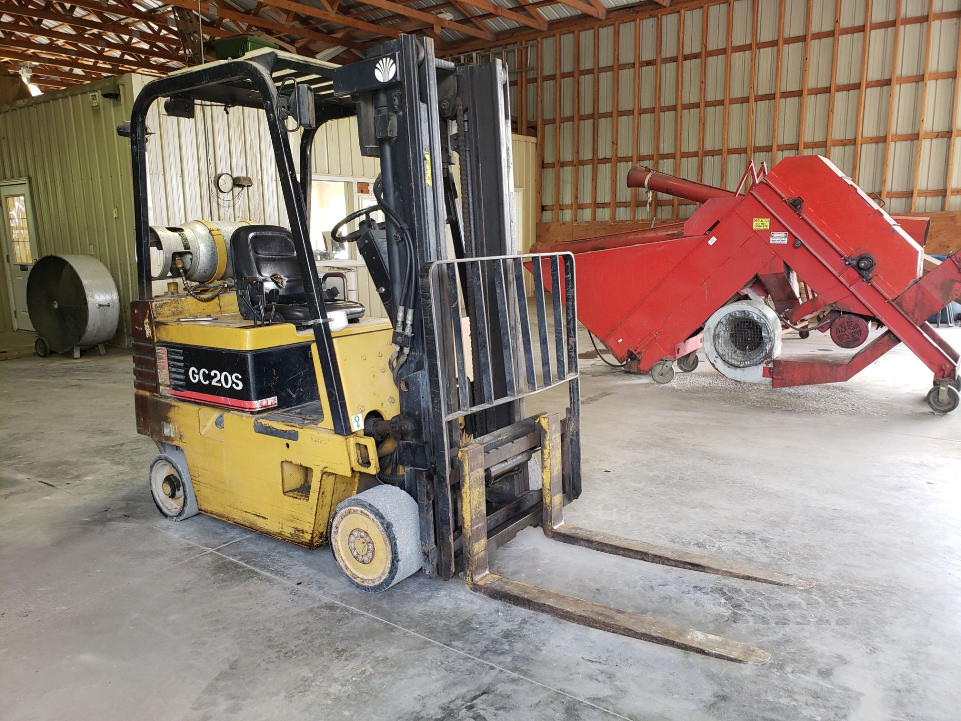 Daewoo Model GC20S-2 4,000-Lb Capacity Forklift - Image 3 of 8