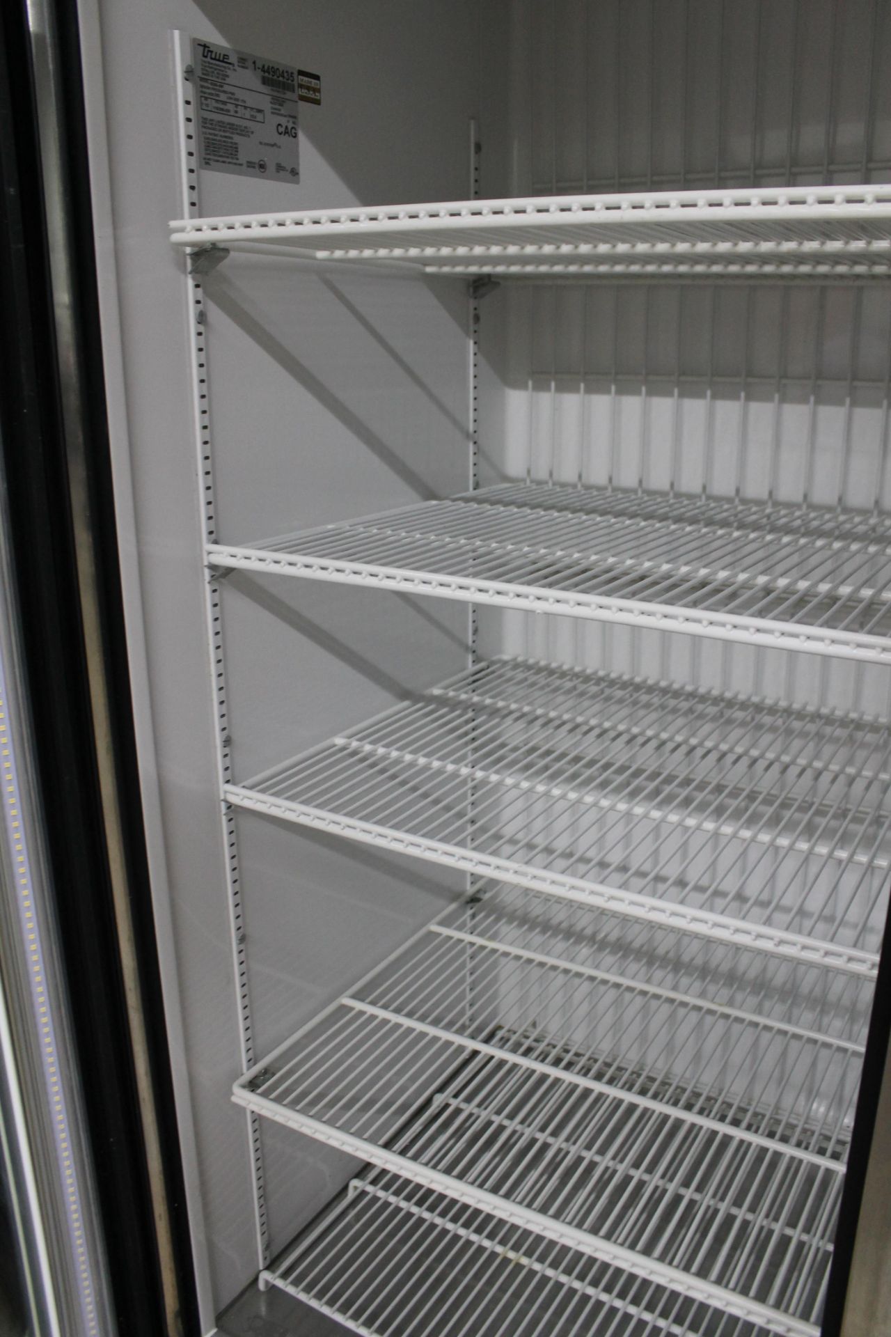 USED SWING DOOR REFRIGERATOR WITH HYDROCARBON REFRIGERANT - Image 4 of 4