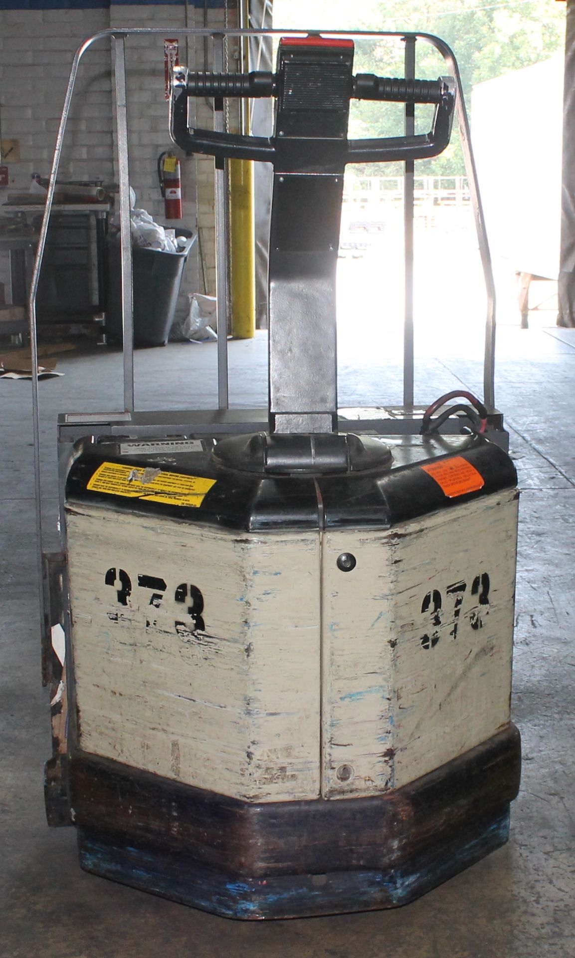 USED CROWN ELECTRIC PALLET JACK - Bild 4 aus 4