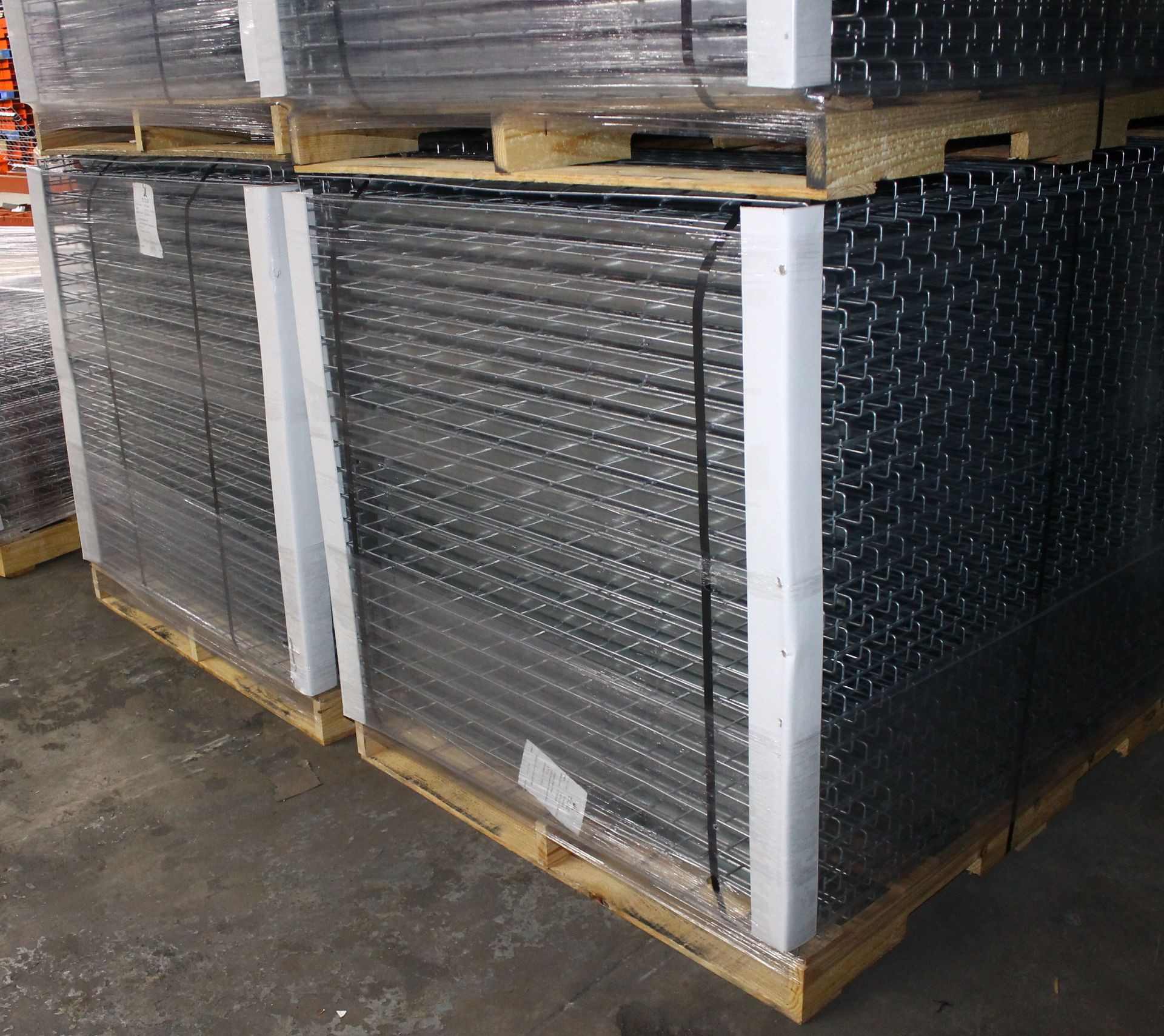 NEW 80 PCS OF STANDARD 42" X 52" WIREDECK - 2250 LBS CAPACITY - Image 2 of 2