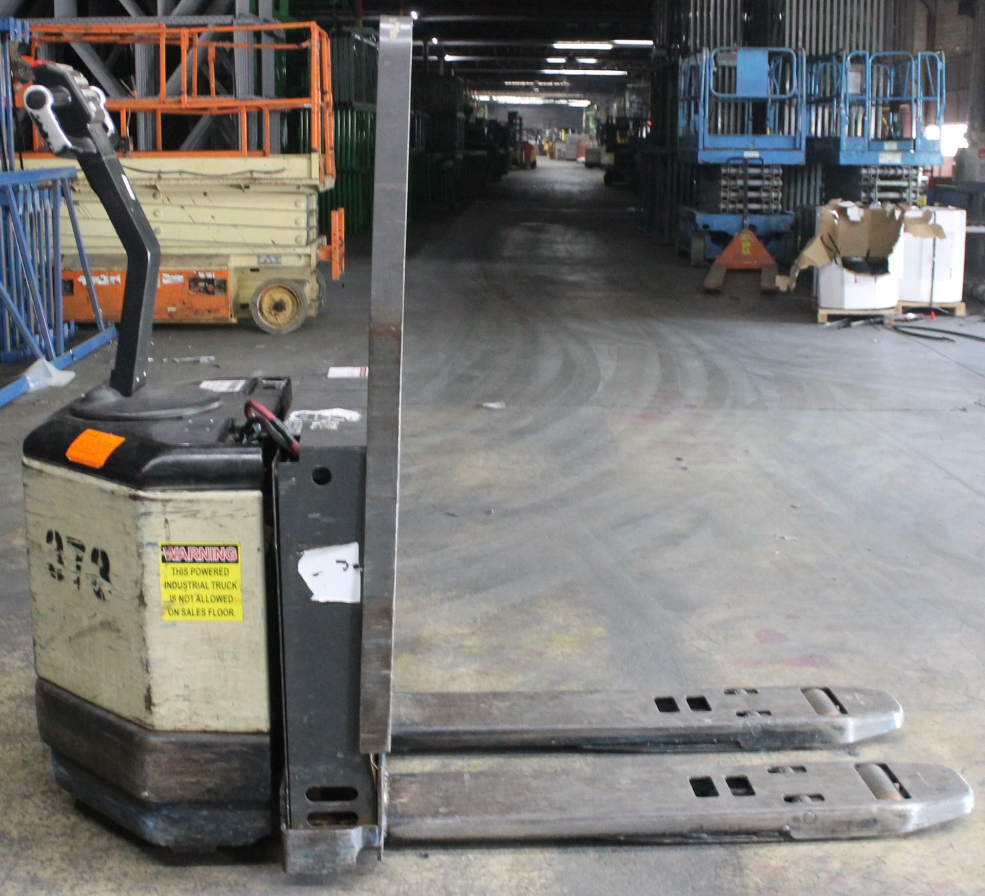 USED CROWN ELECTRIC PALLET JACK